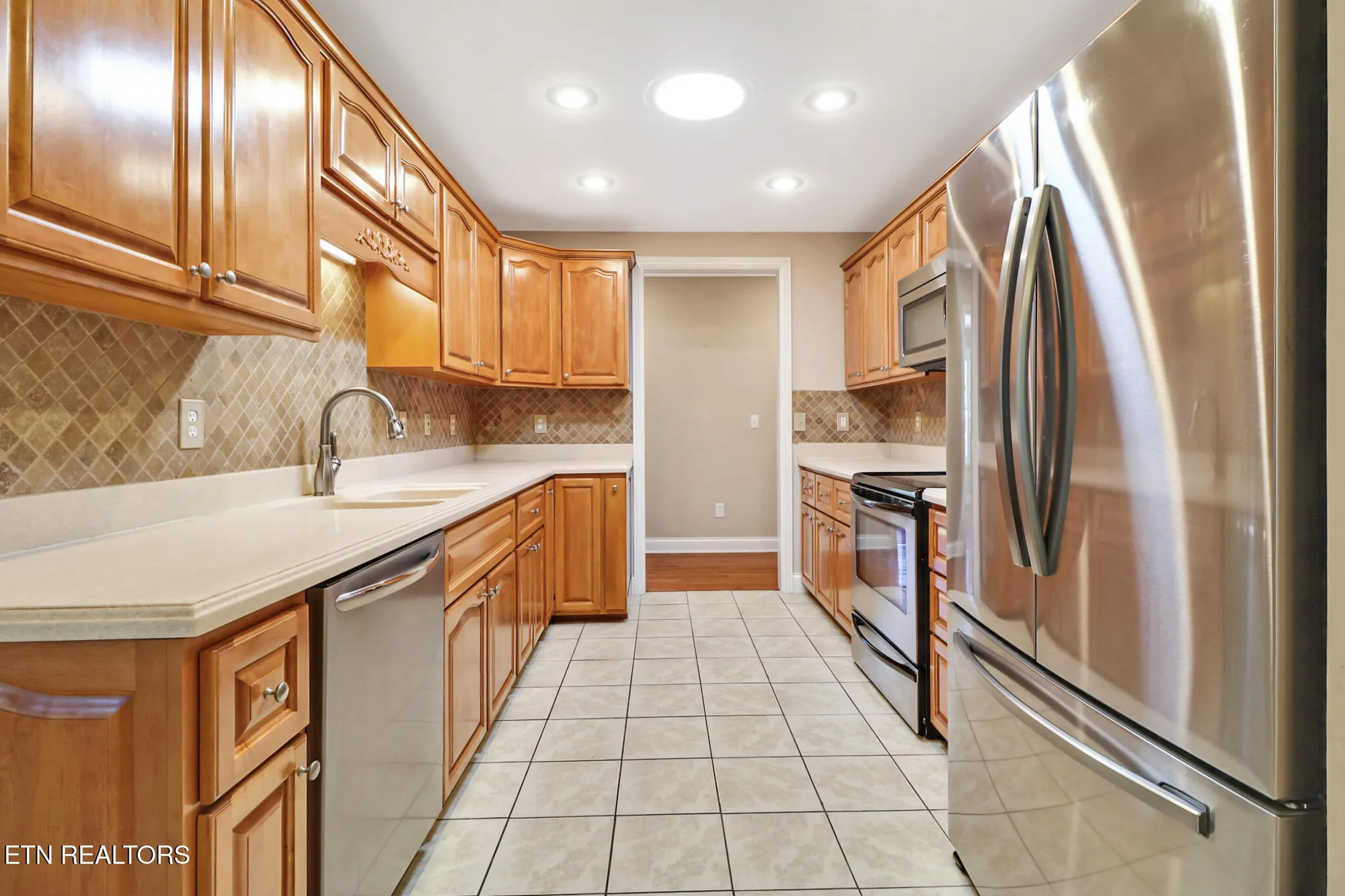 Property Slideshow image 15 of 38 | 157 cromwell ln, Crossville, TN, 38558