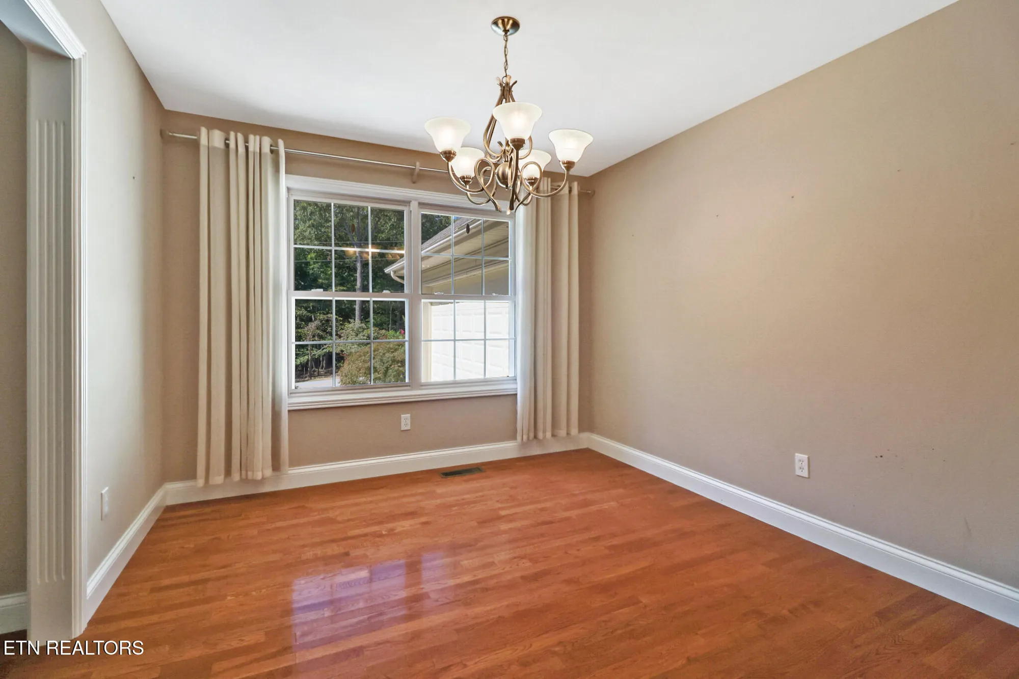 Property Slideshow image 19 of 38 | 157 cromwell ln, Crossville, TN, 38558