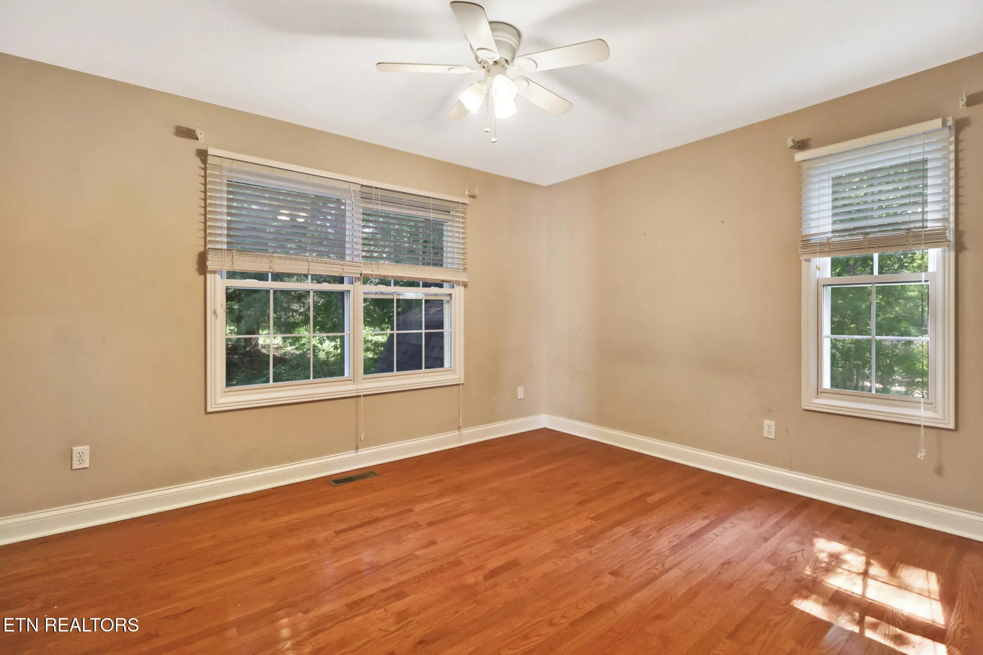 Property Slideshow image 20 of 38 | 157 cromwell ln, Crossville, TN, 38558