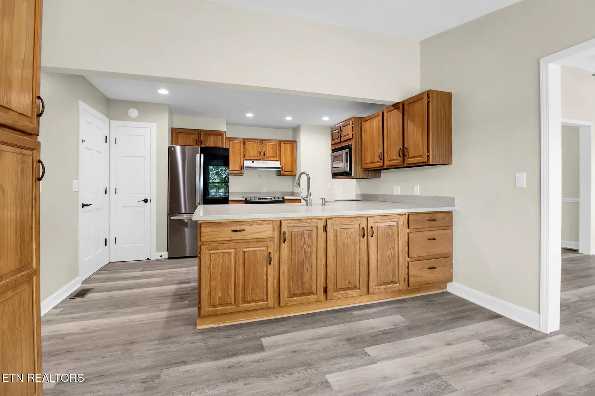 Property Slideshow image 12 of 42 | 155 dovenshire dr, Crossville, TN, 38558