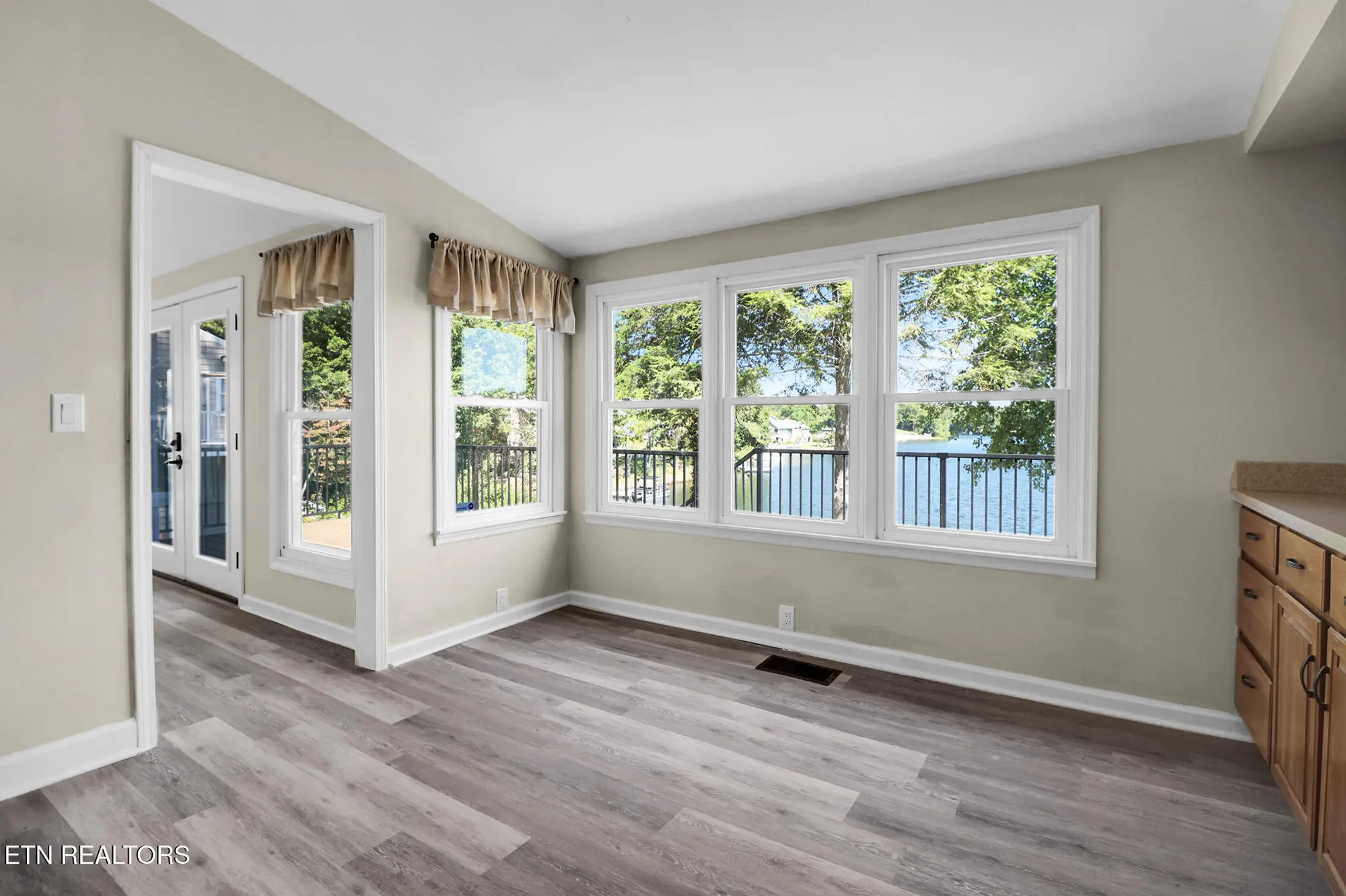 Property Slideshow image 15 of 42 | 155 dovenshire dr, Crossville, TN, 38558