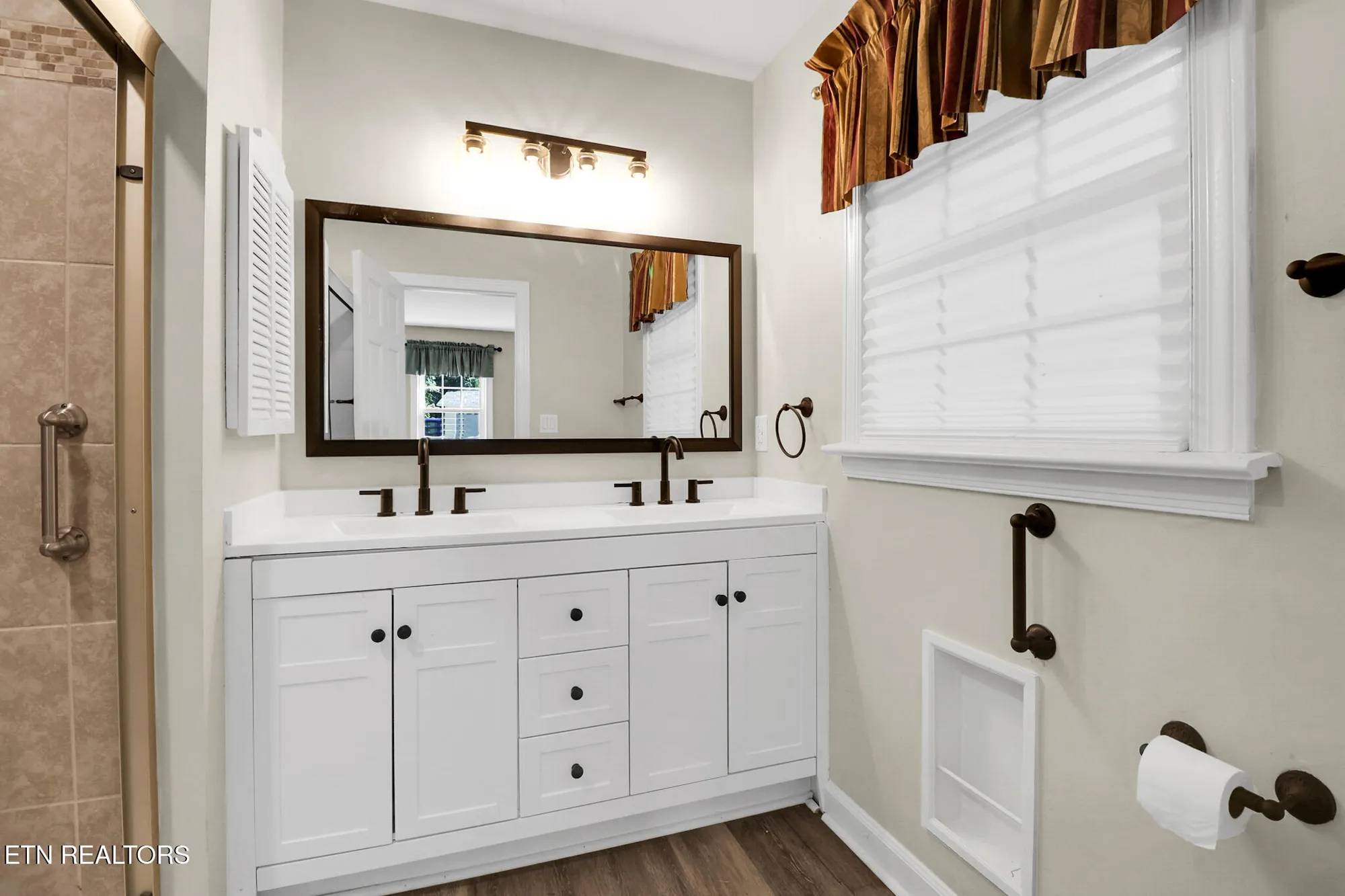 Property Slideshow image 20 of 42 | 155 dovenshire dr, Crossville, TN, 38558