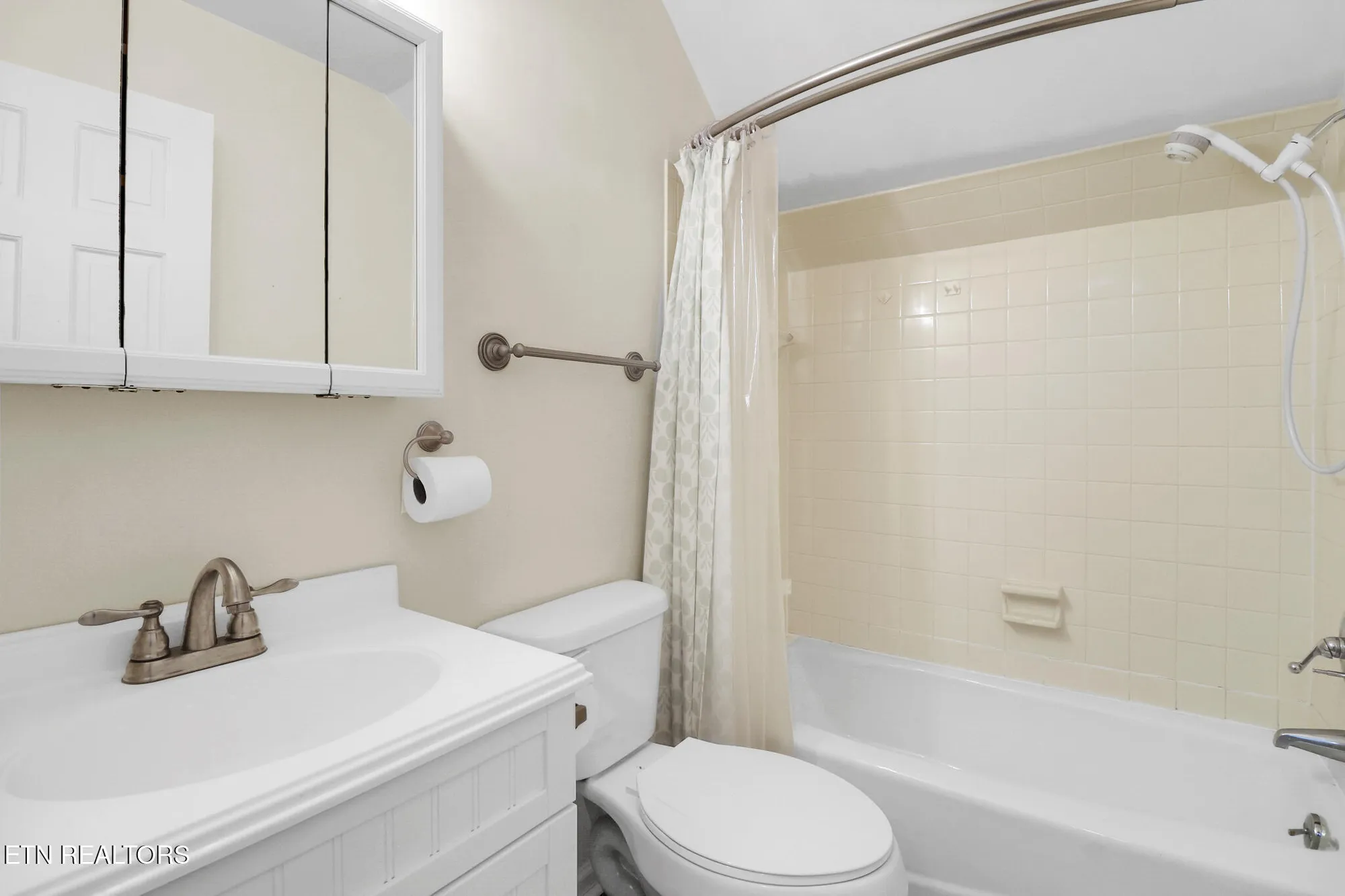 Property Slideshow image 25 of 42 | 155 dovenshire dr, Crossville, TN, 38558