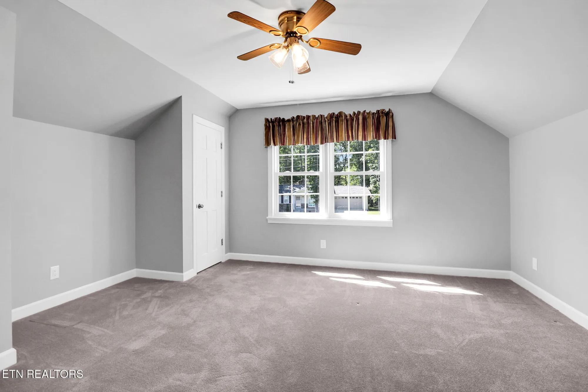 Property Slideshow image 26 of 42 | 155 dovenshire dr, Crossville, TN, 38558