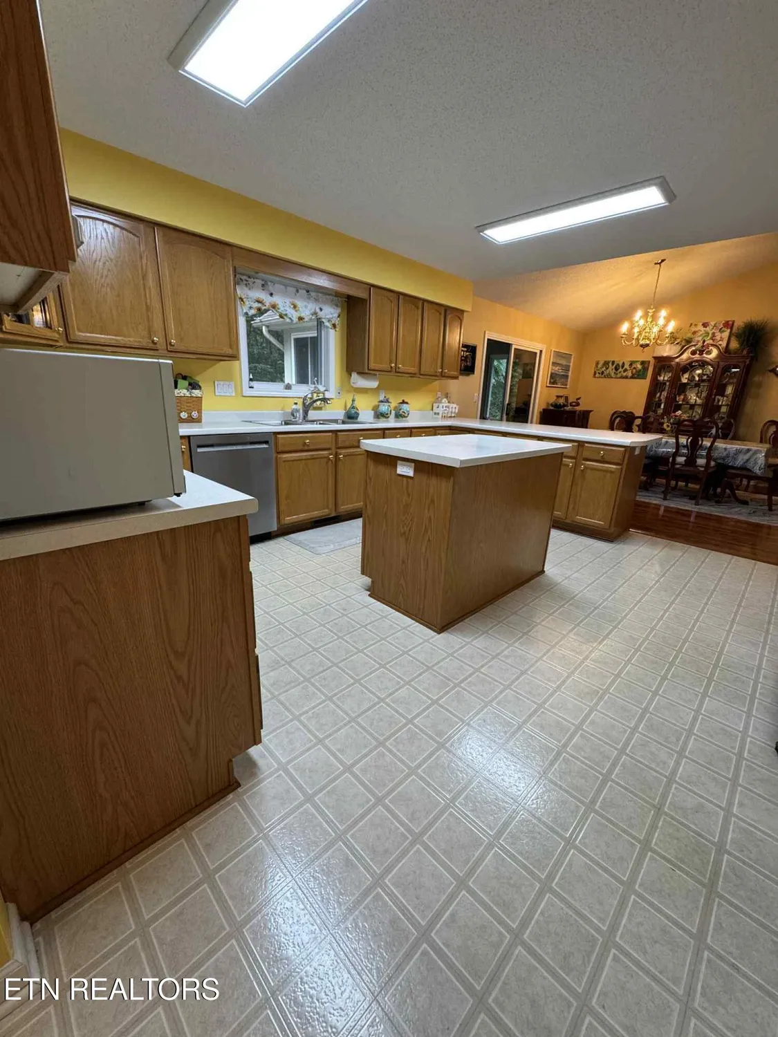 Property Slideshow image 21 of 56 | 246 amherst ln, Crossville, TN, 38558