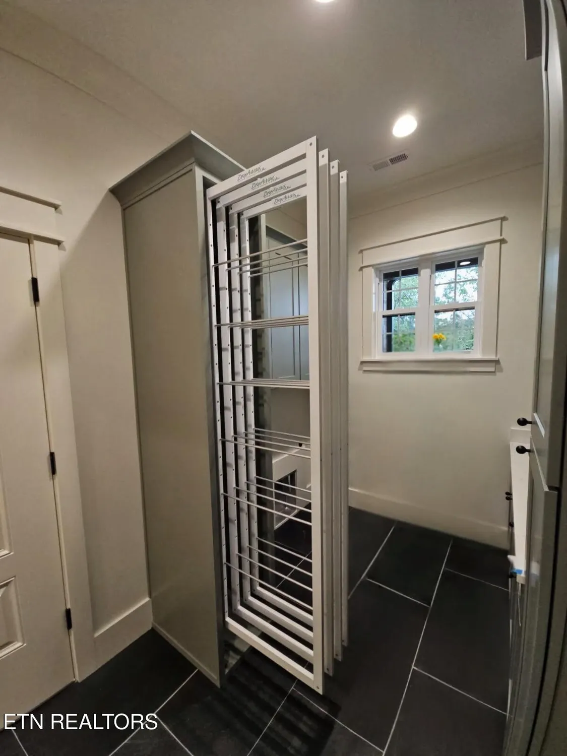 Property Slideshow image 27 of 29 | 147 gigi ln, Loudon, TN, 37774