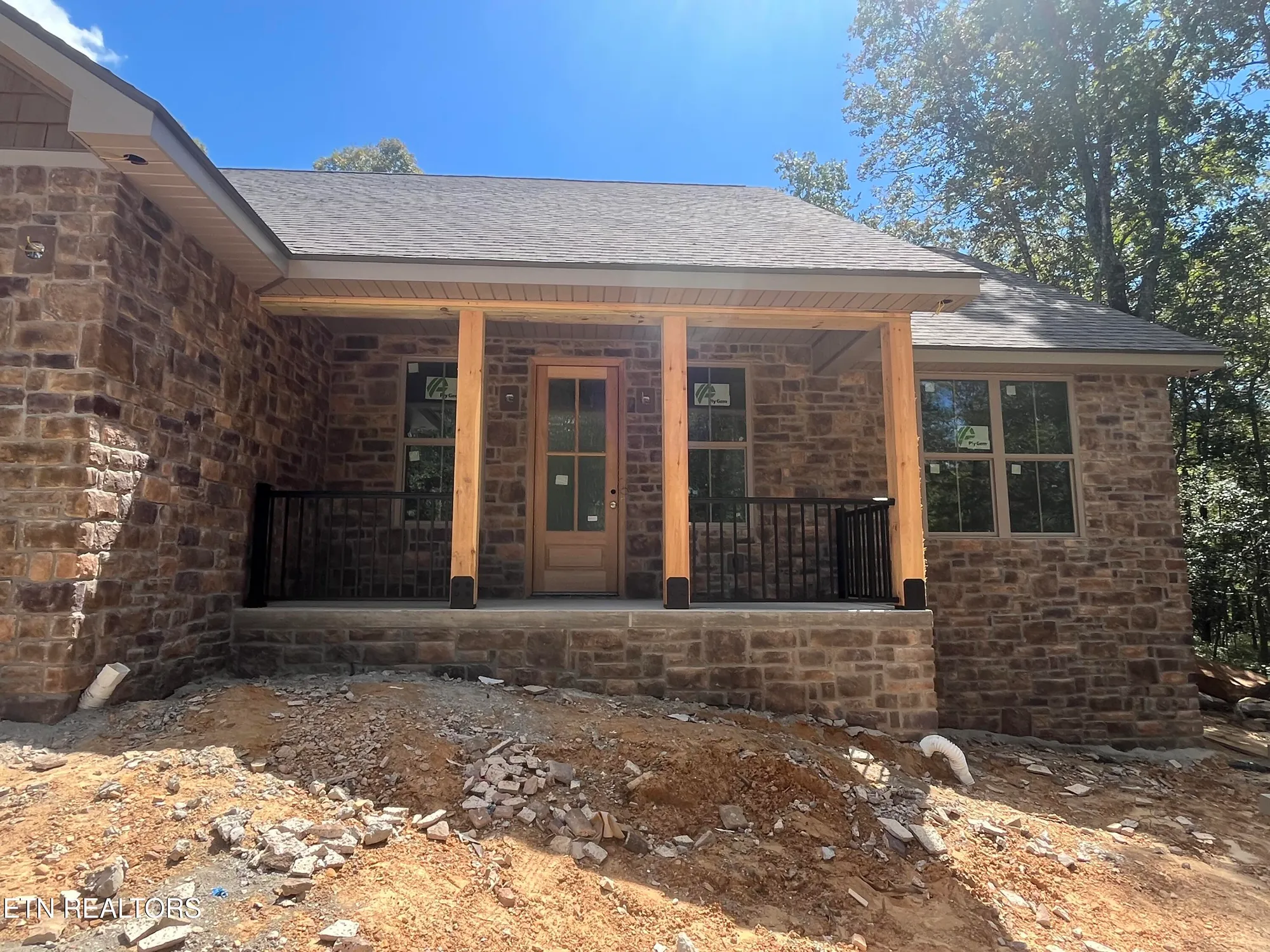 Property Slideshow image 4 of 36 | 382 st george dr, Crossville, TN, 38571