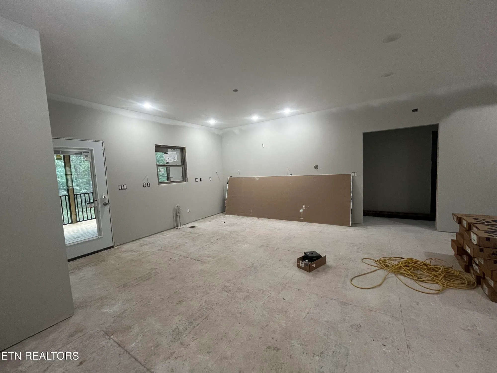 Property Slideshow image 25 of 36 | 382 st george dr, Crossville, TN, 38571