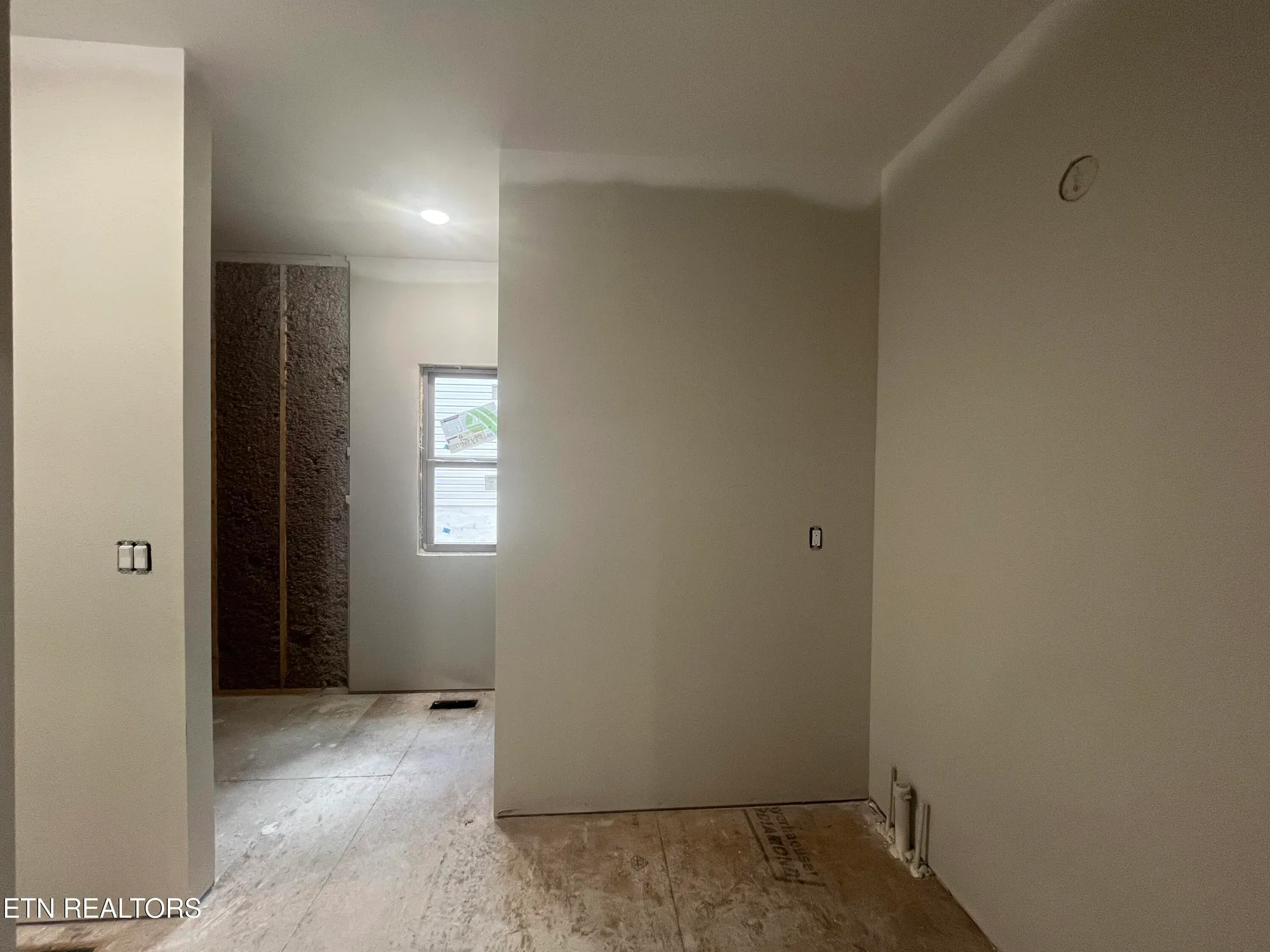 Property Slideshow image 20 of 36 | 382 st george dr, Crossville, TN, 38571