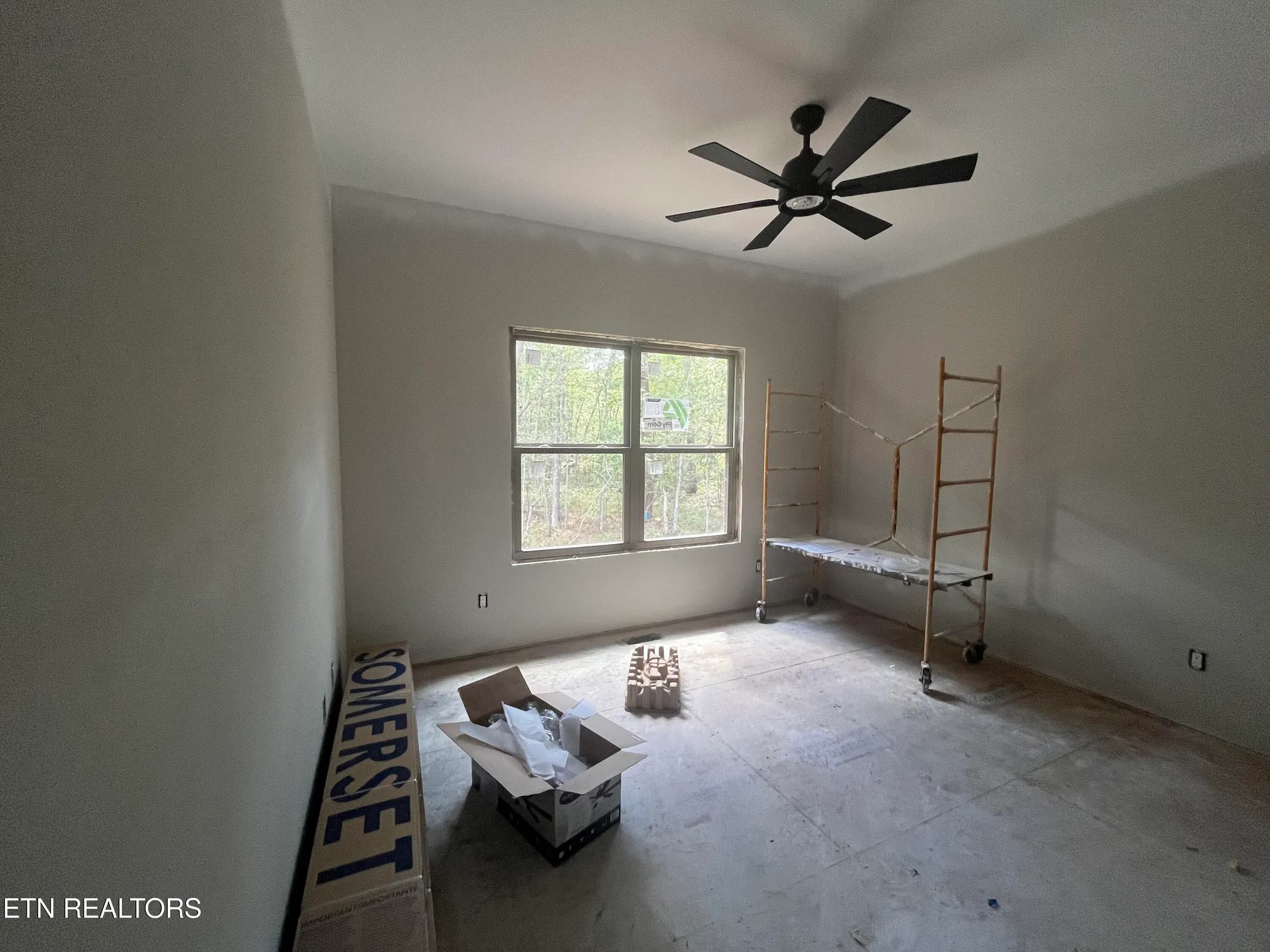 Property Slideshow image 29 of 36 | 382 st george dr, Crossville, TN, 38571