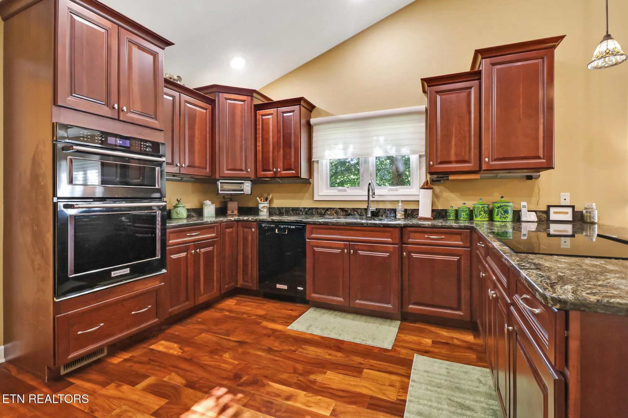 Property Slideshow image 22 of 48 | 104 hickory ridge ln, Crossville, TN, 38558