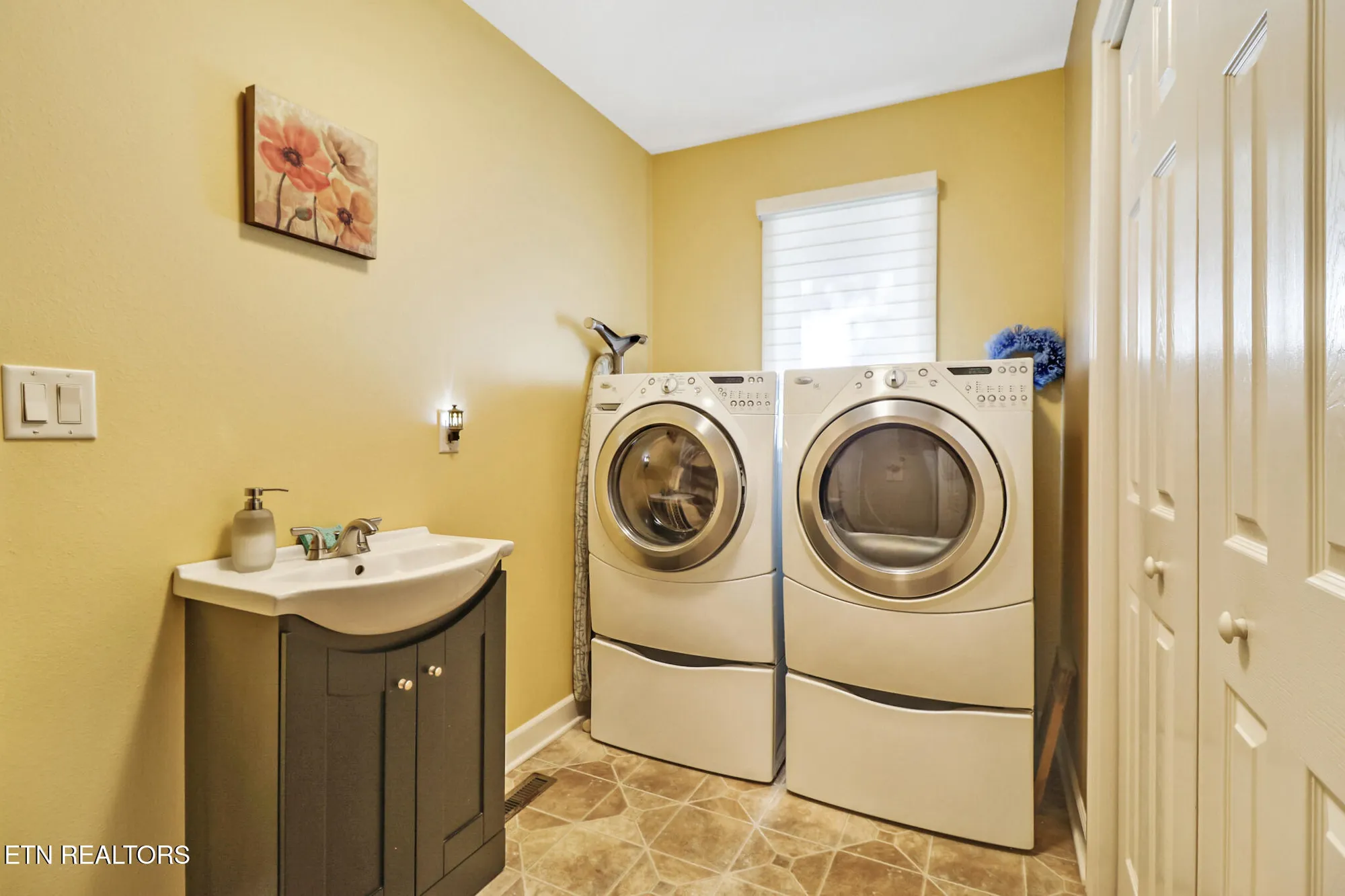 Property Slideshow image 23 of 48 | 104 hickory ridge ln, Crossville, TN, 38558