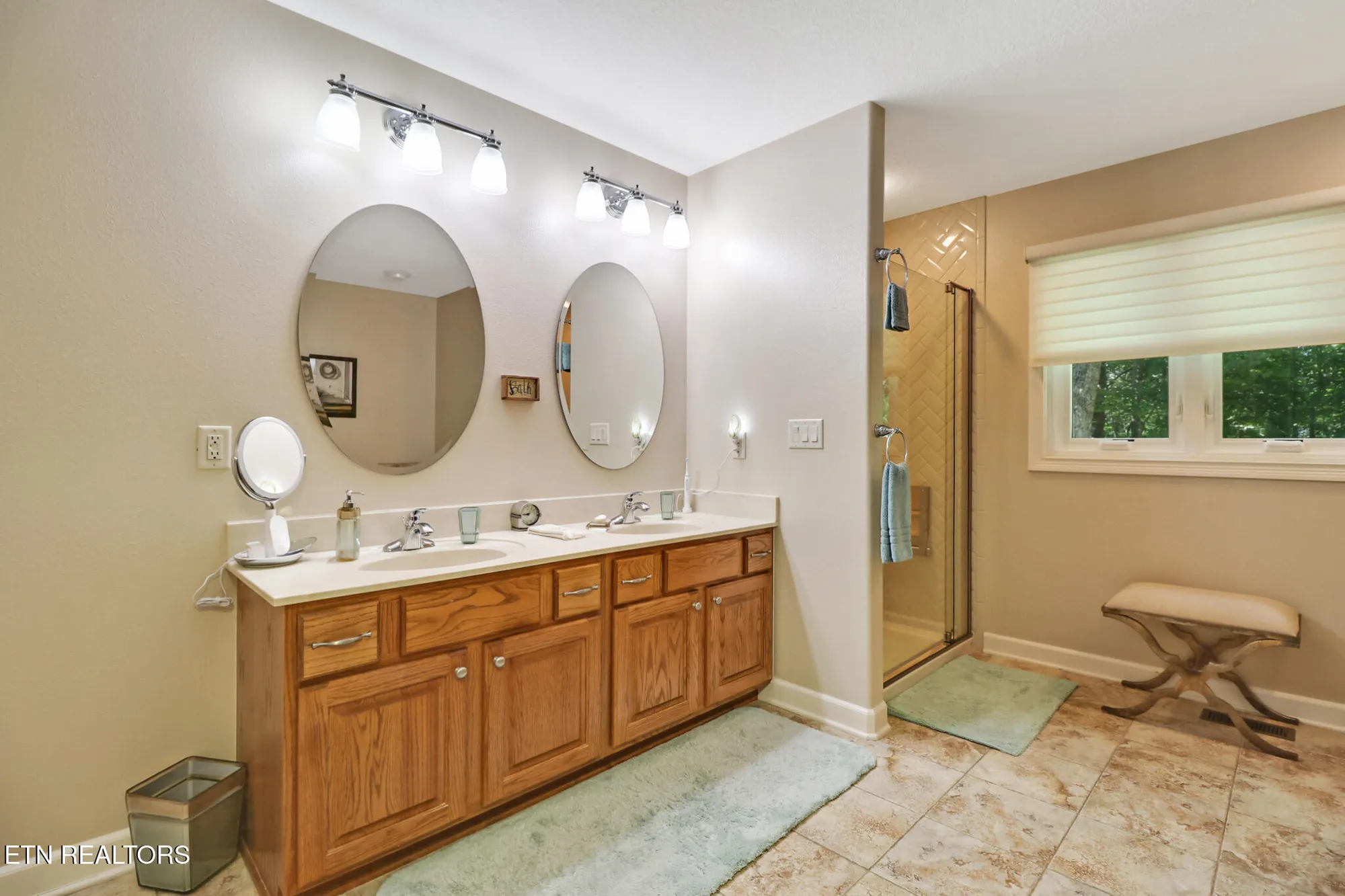 Property Slideshow image 26 of 48 | 104 hickory ridge ln, Crossville, TN, 38558