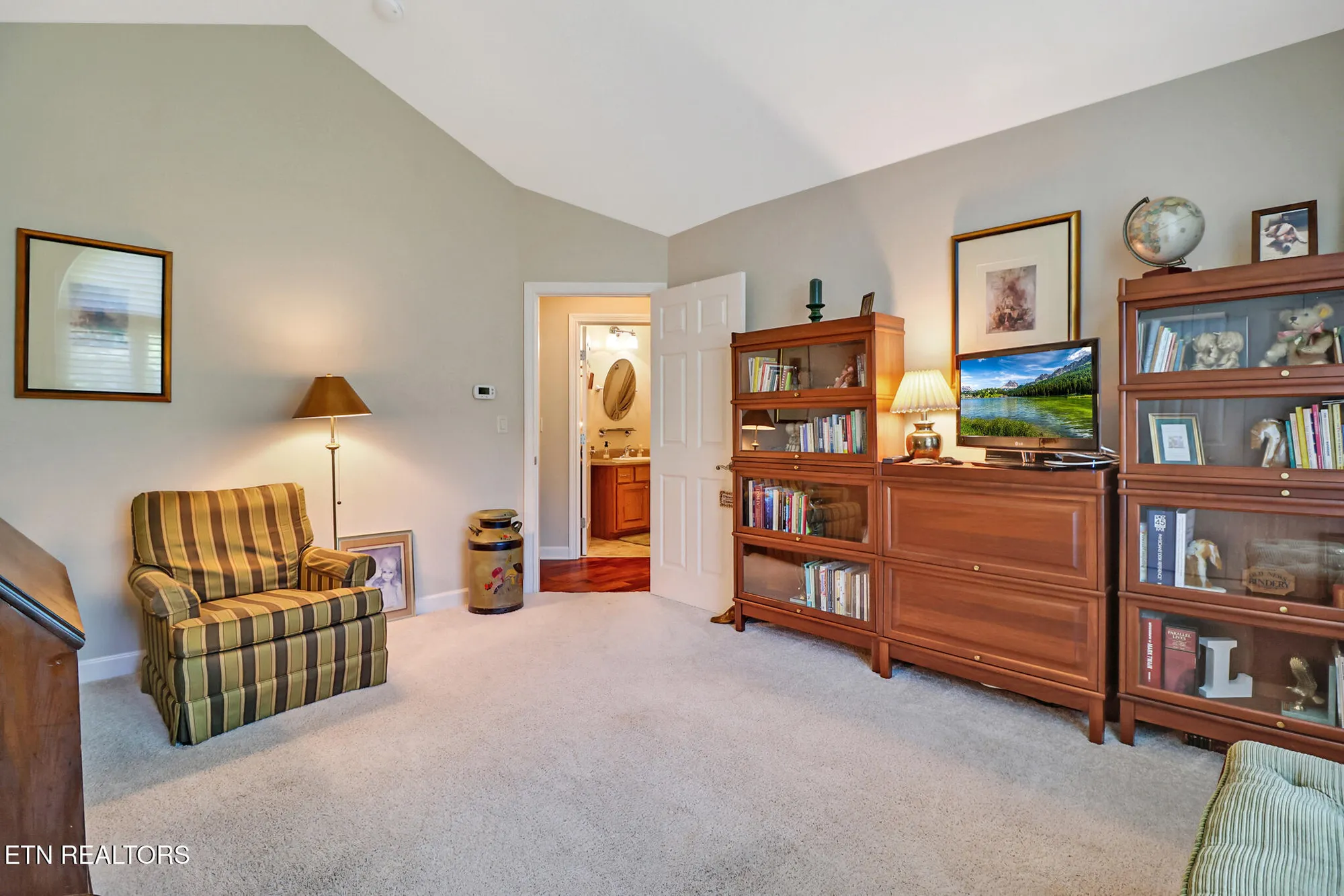 Property Slideshow image 31 of 48 | 104 hickory ridge ln, Crossville, TN, 38558