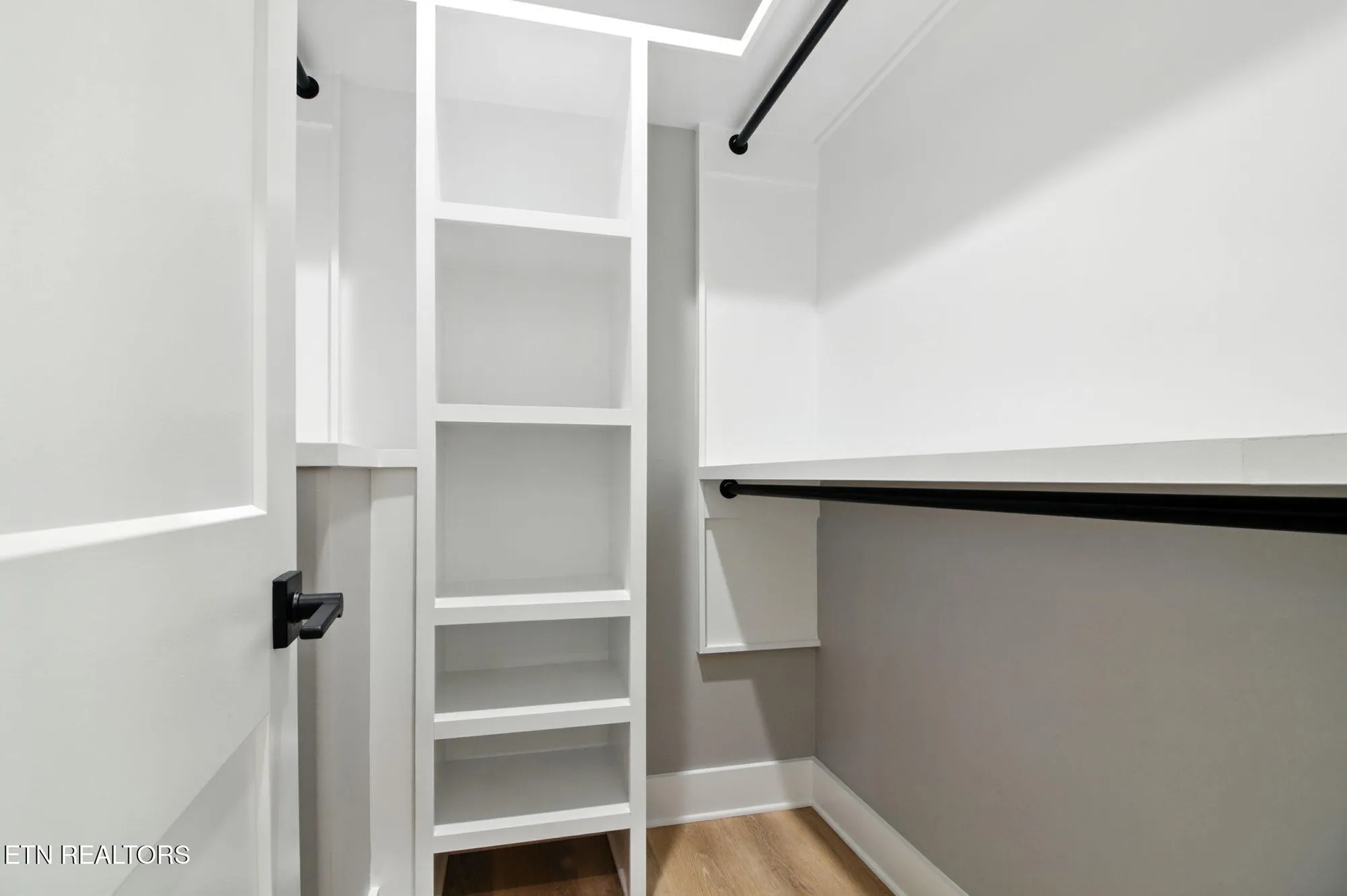 Property Slideshow image 27 of 38 | 121 inagehi way, Loudon, TN, 37774