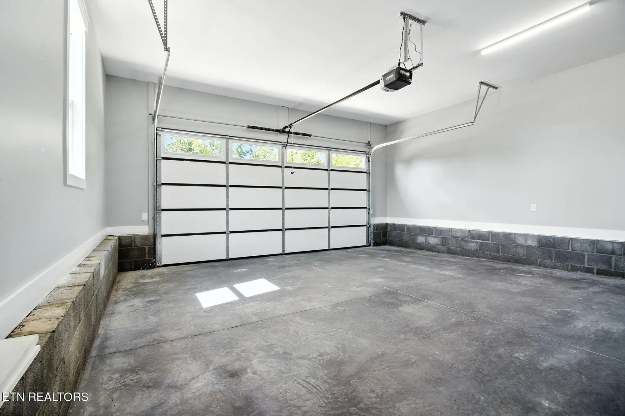 Property Slideshow image 31 of 38 | 121 inagehi way, Loudon, TN, 37774