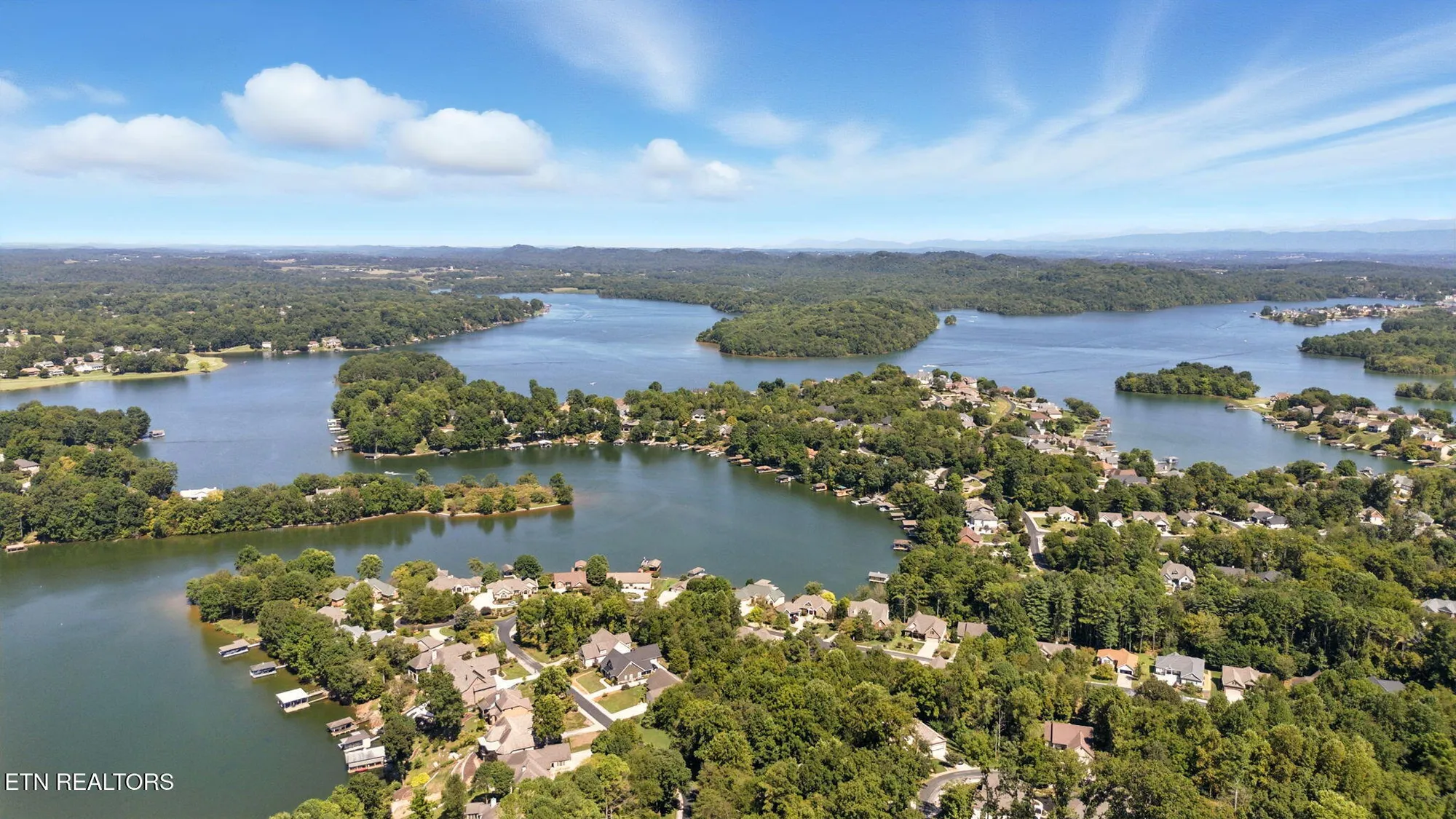 Property Slideshow image 34 of 38 | 121 inagehi way, Loudon, TN, 37774