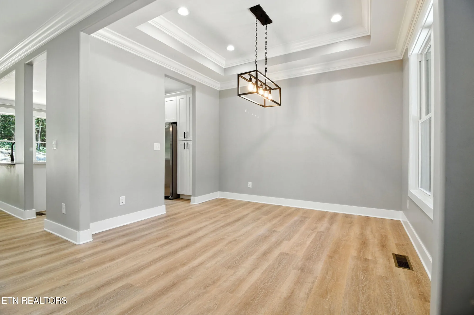 Property Slideshow image 7 of 38 | 121 inagehi way, Loudon, TN, 37774