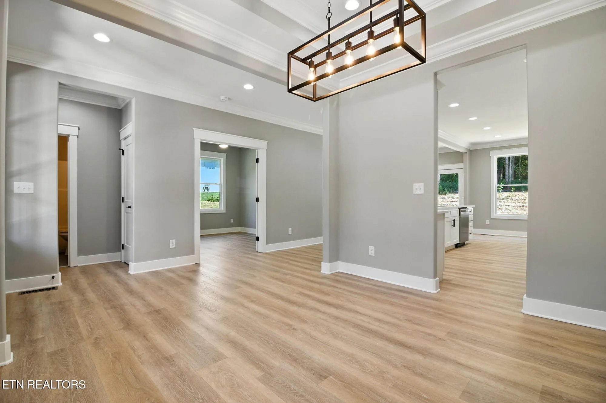 Property Slideshow image 8 of 38 | 121 inagehi way, Loudon, TN, 37774