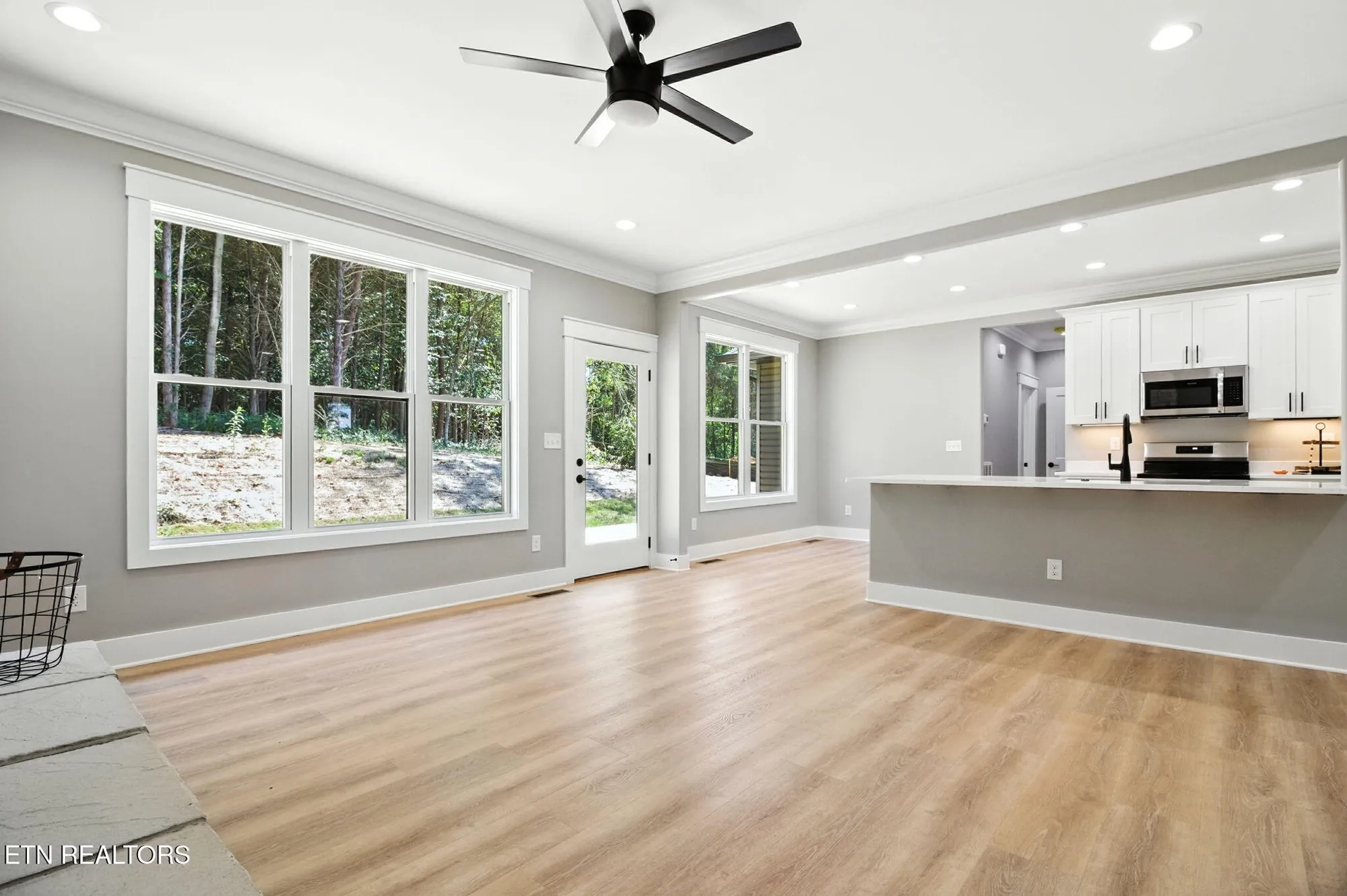 Property Slideshow image 16 of 38 | 121 inagehi way, Loudon, TN, 37774