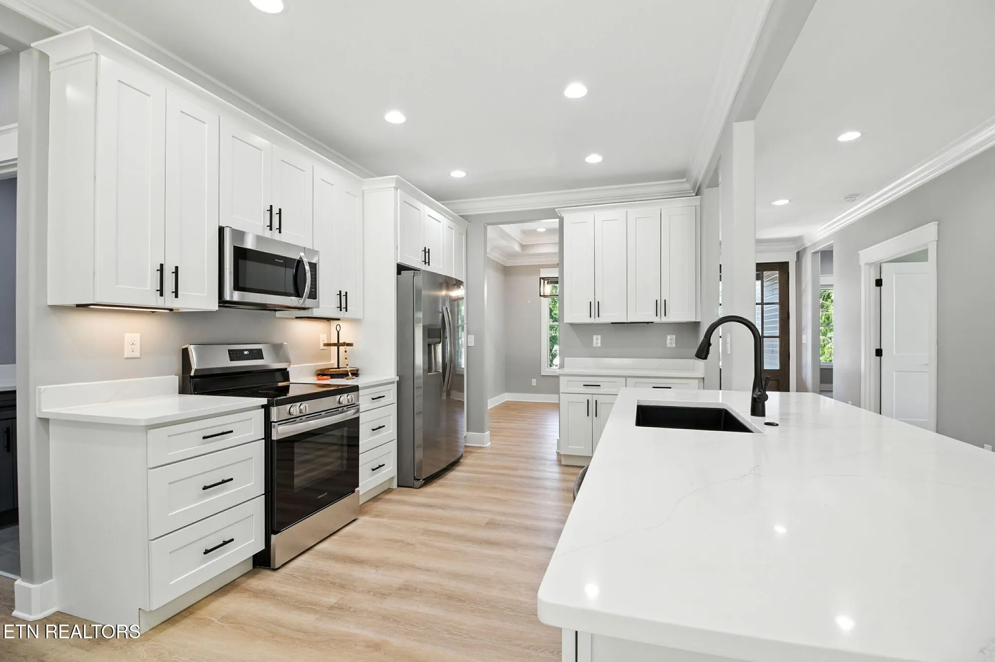 Property Slideshow image 18 of 38 | 121 inagehi way, Loudon, TN, 37774