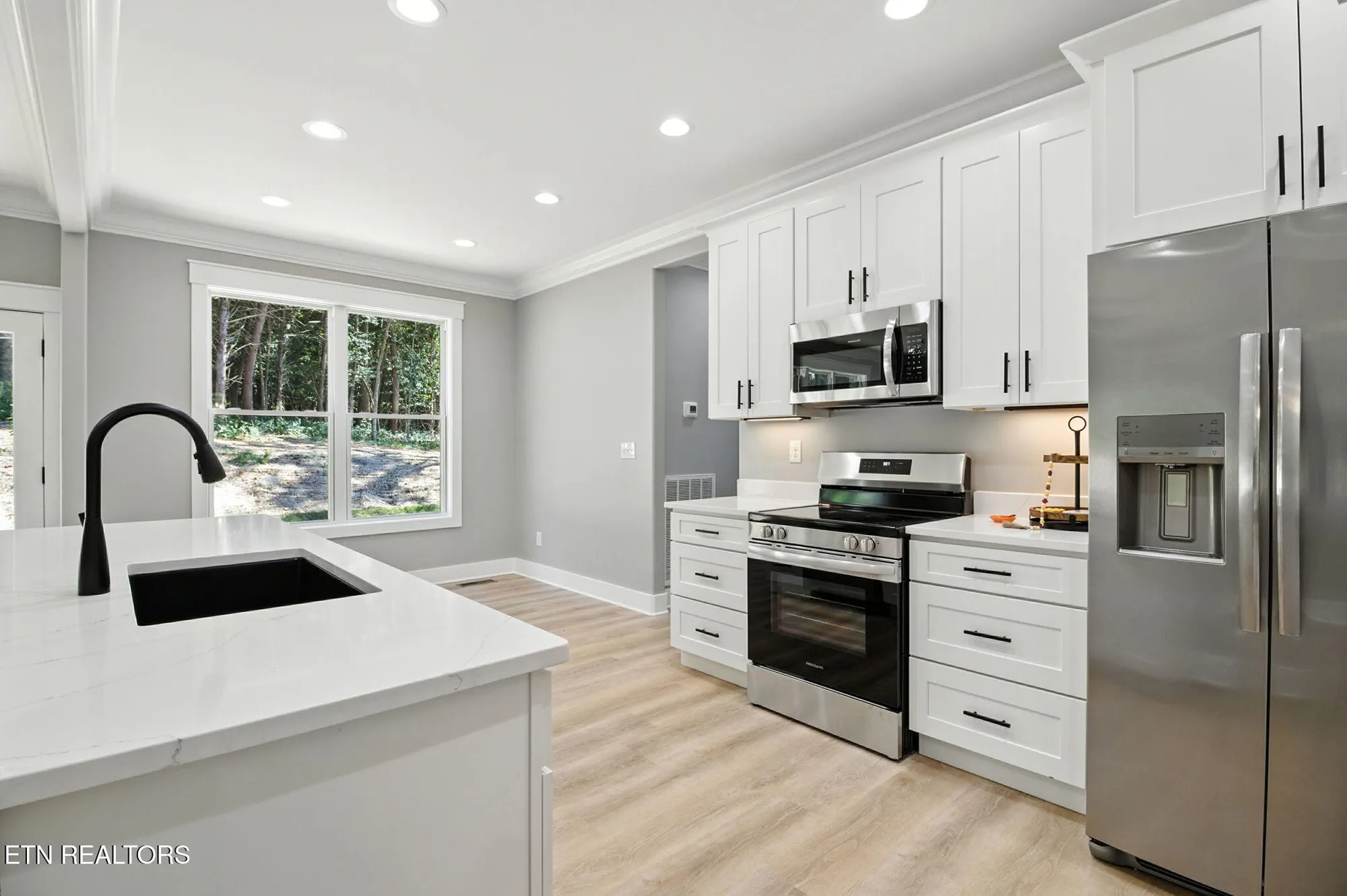 Property Slideshow image 19 of 38 | 121 inagehi way, Loudon, TN, 37774