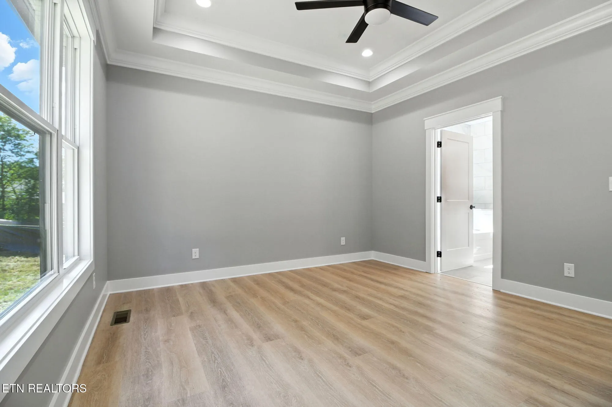 Property Slideshow image 22 of 38 | 121 inagehi way, Loudon, TN, 37774