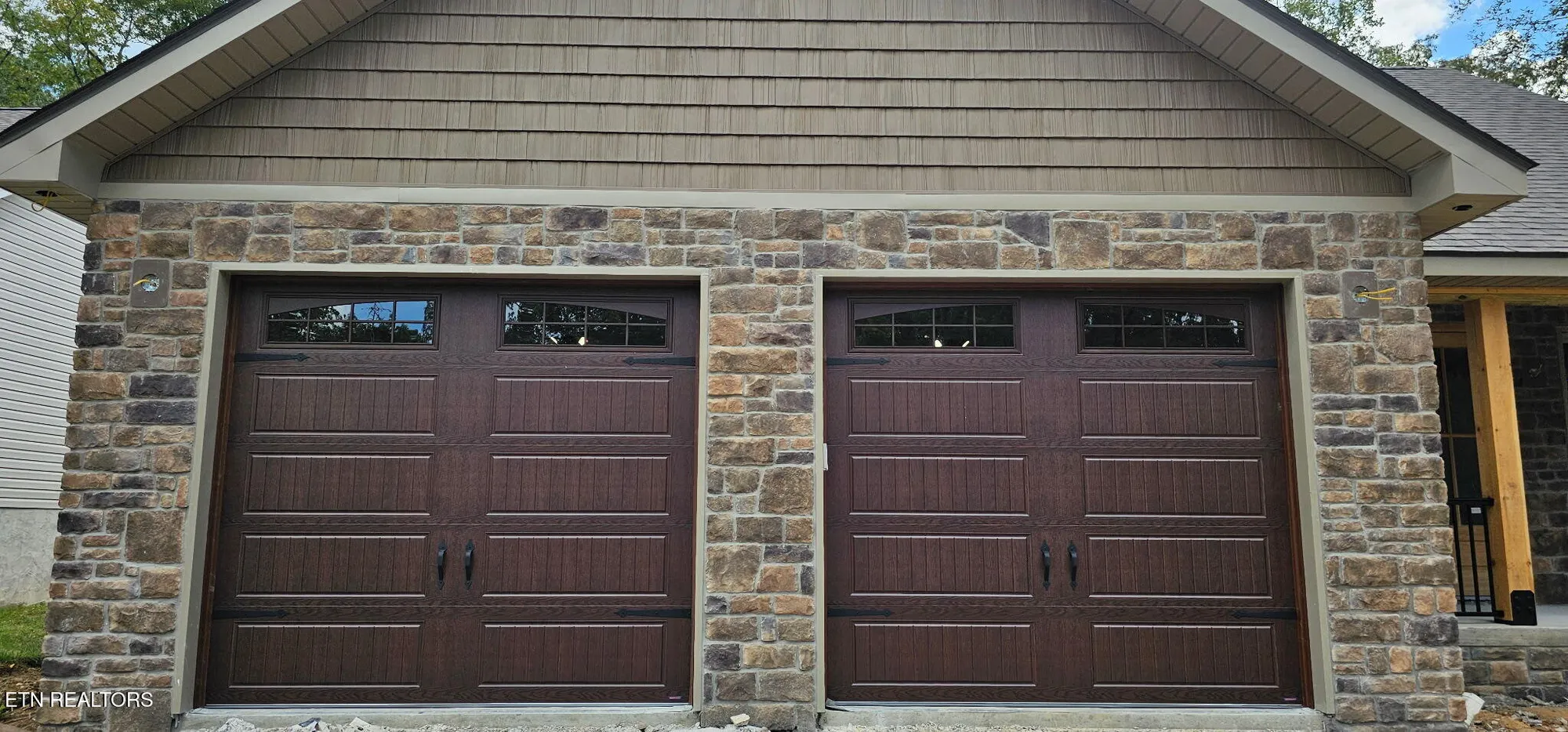 Property Slideshow image 2 of 36 | 382 st george dr, Crossville, TN, 38571