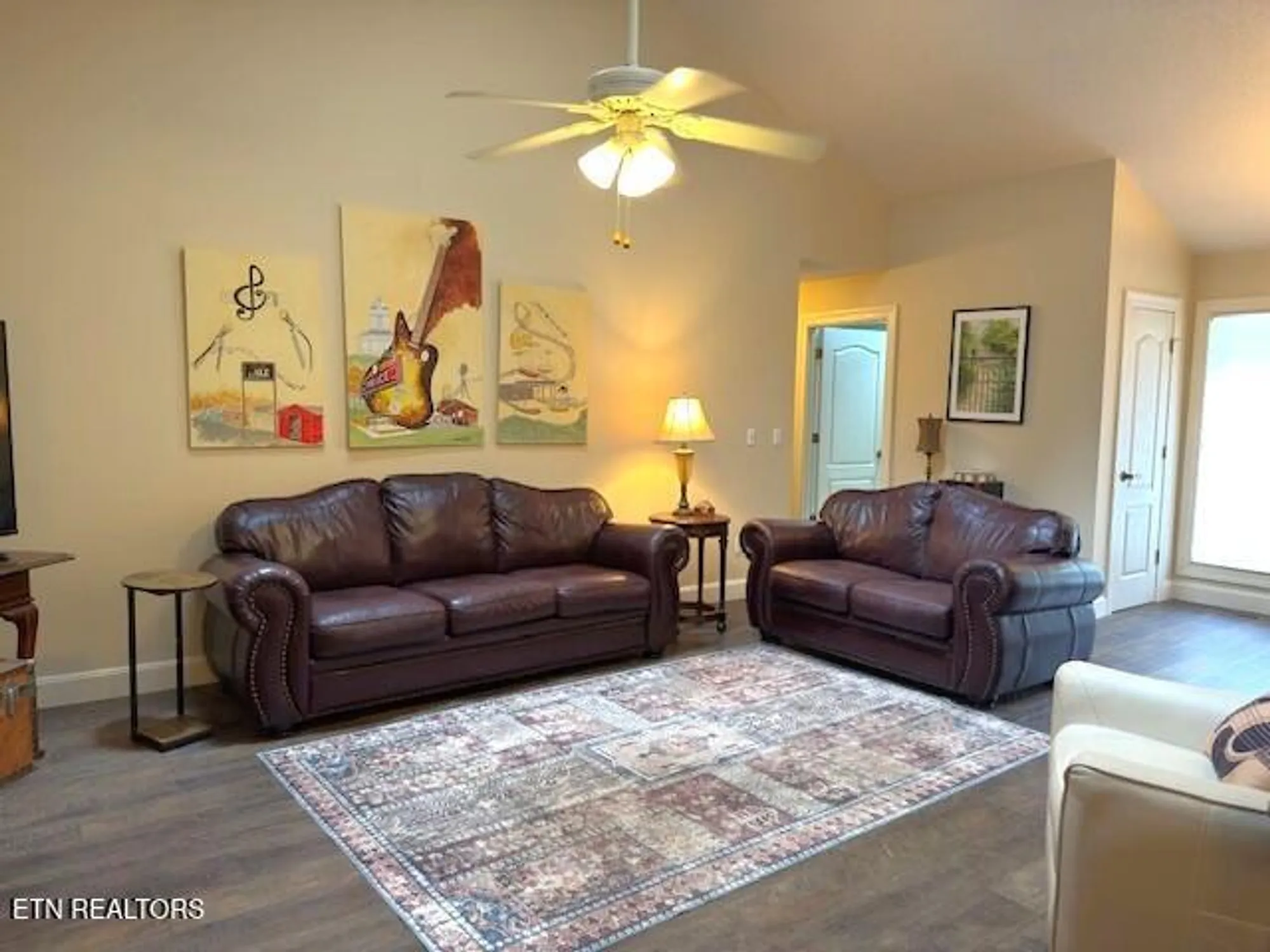 Property Slideshow image 4 of 38 | 21 rolling green ct, Crossville, TN, 38558