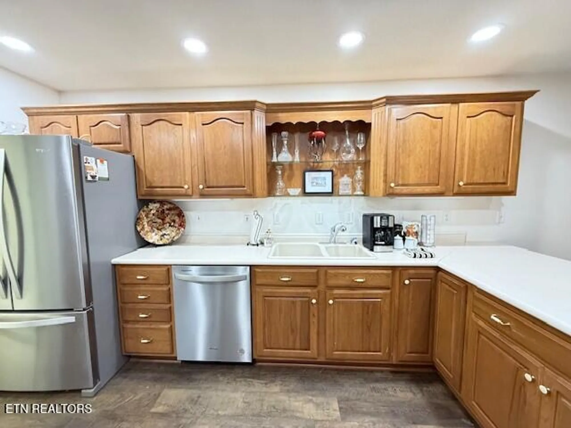 Property Slideshow image 7 of 38 | 21 rolling green ct, Crossville, TN, 38558