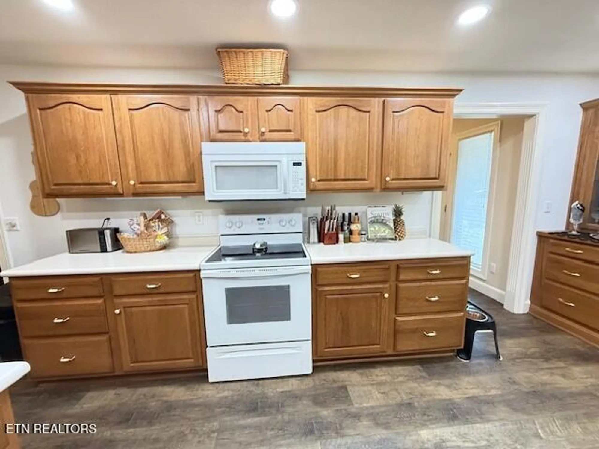 Property Slideshow image 8 of 38 | 21 rolling green ct, Crossville, TN, 38558