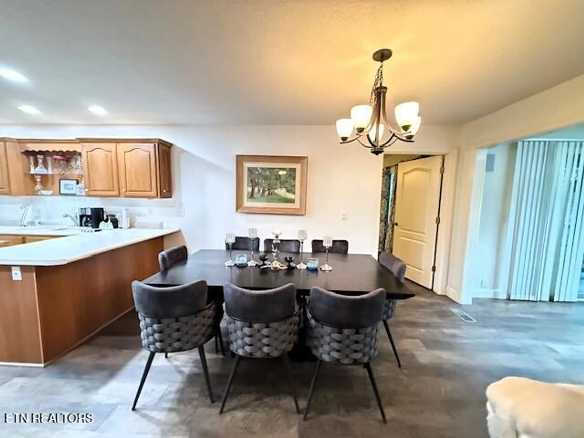 Property Slideshow image 9 of 38 | 21 rolling green ct, Crossville, TN, 38558