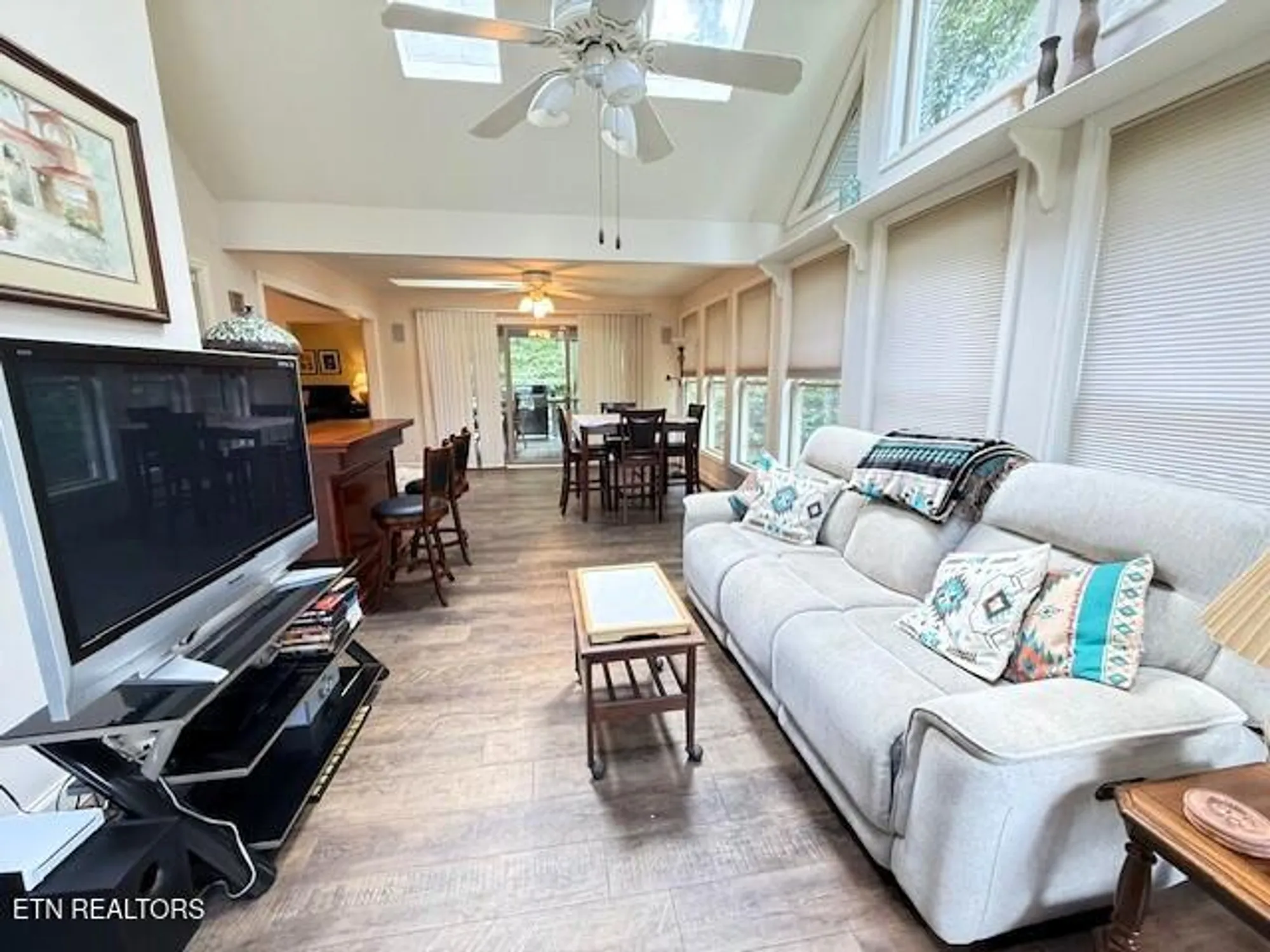 Property Slideshow image 13 of 38 | 21 rolling green ct, Crossville, TN, 38558