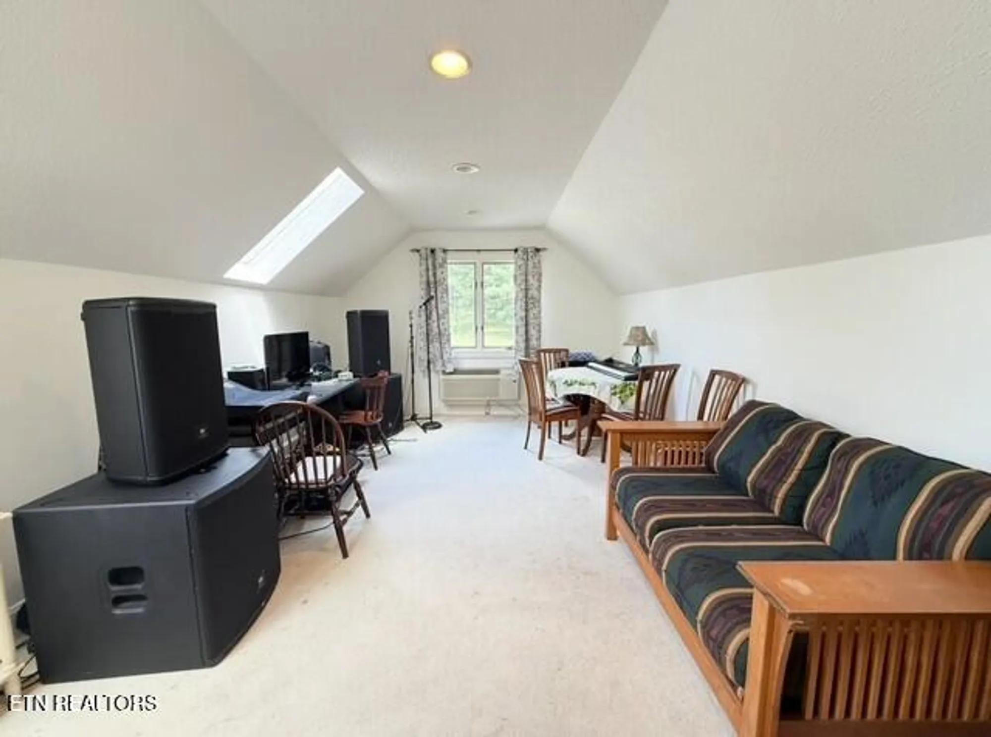 Property Slideshow image 29 of 38 | 21 rolling green ct, Crossville, TN, 38558