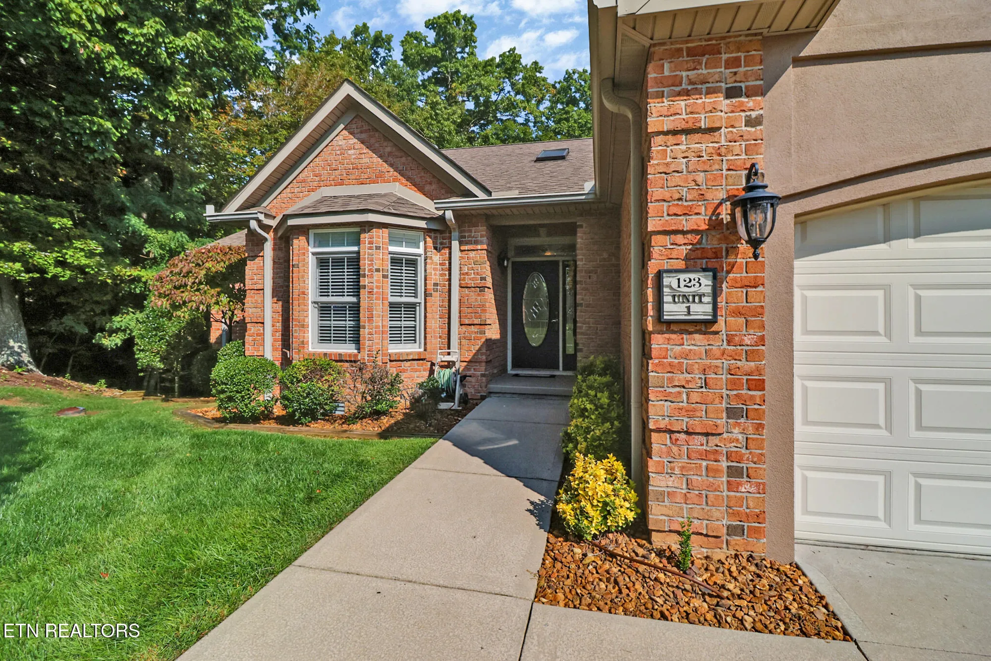 Property Slideshow image 4 of 53 | 123 lafayette pt apt 1, Crossville, TN, 38558