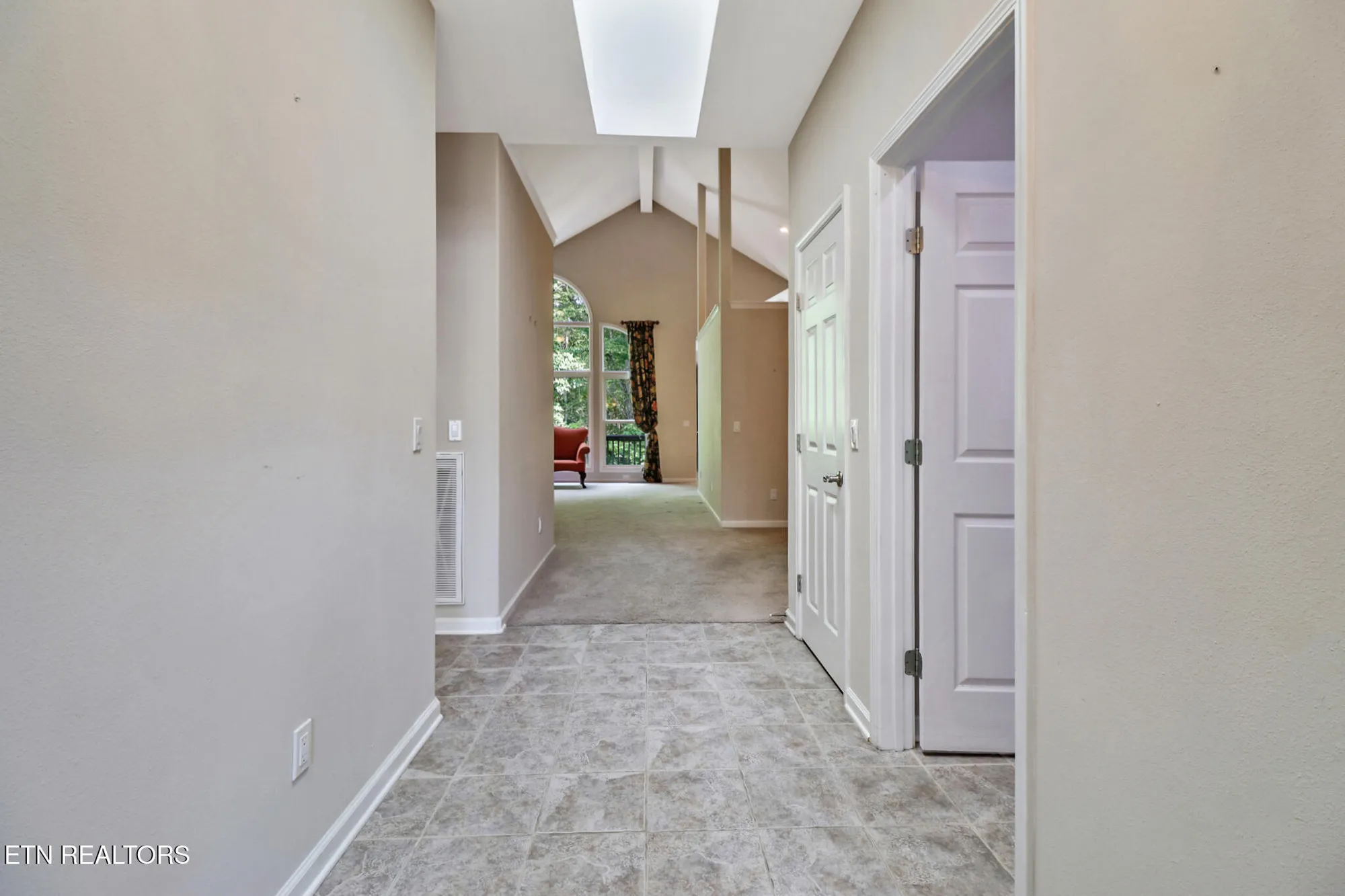 Property Slideshow image 5 of 53 | 123 lafayette pt apt 1, Crossville, TN, 38558