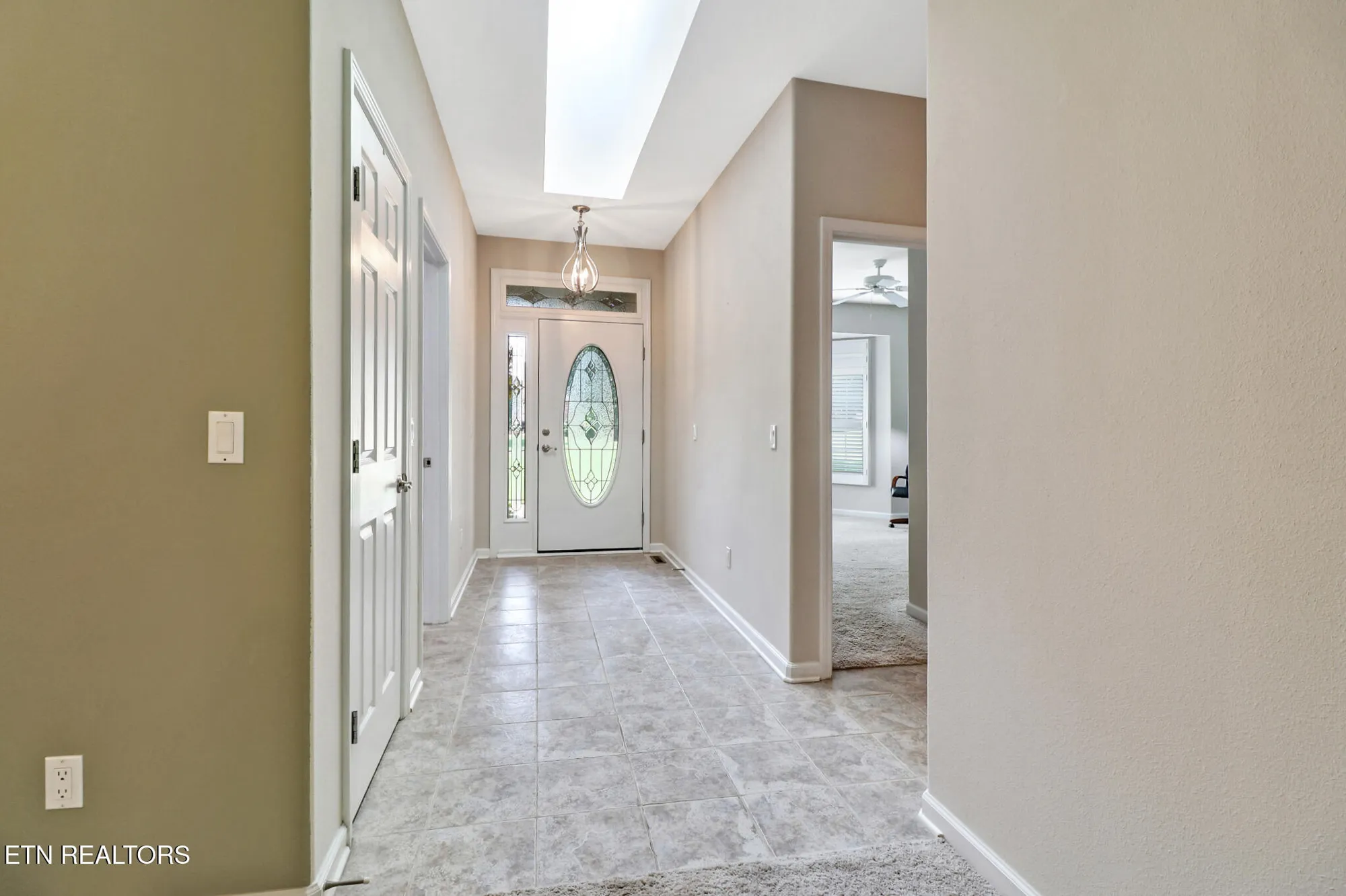 Property Slideshow image 6 of 53 | 123 lafayette pt apt 1, Crossville, TN, 38558