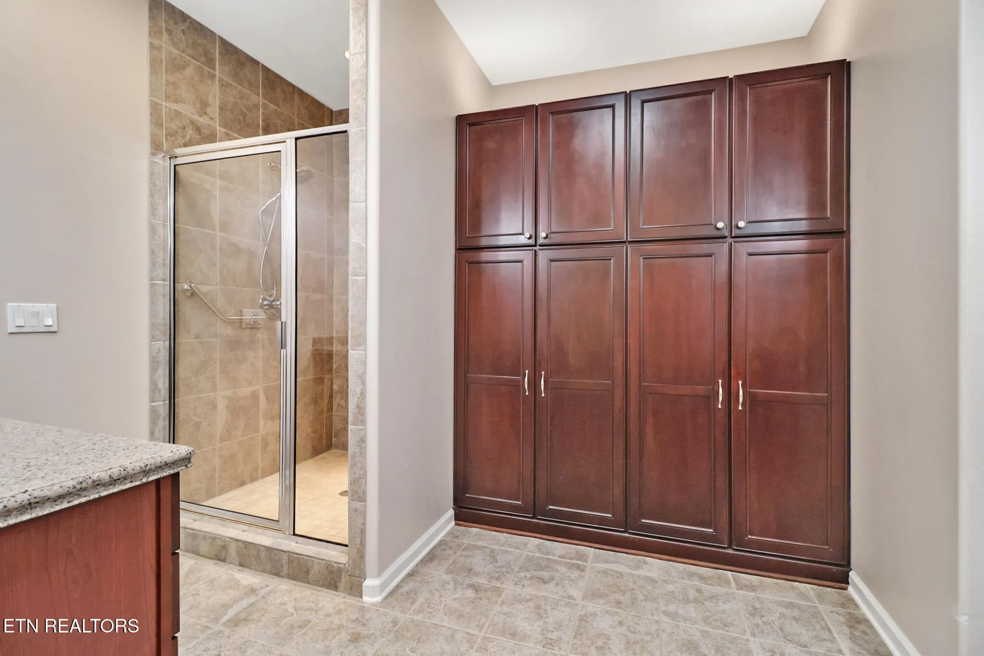 Property Slideshow image 27 of 53 | 123 lafayette pt apt 1, Crossville, TN, 38558
