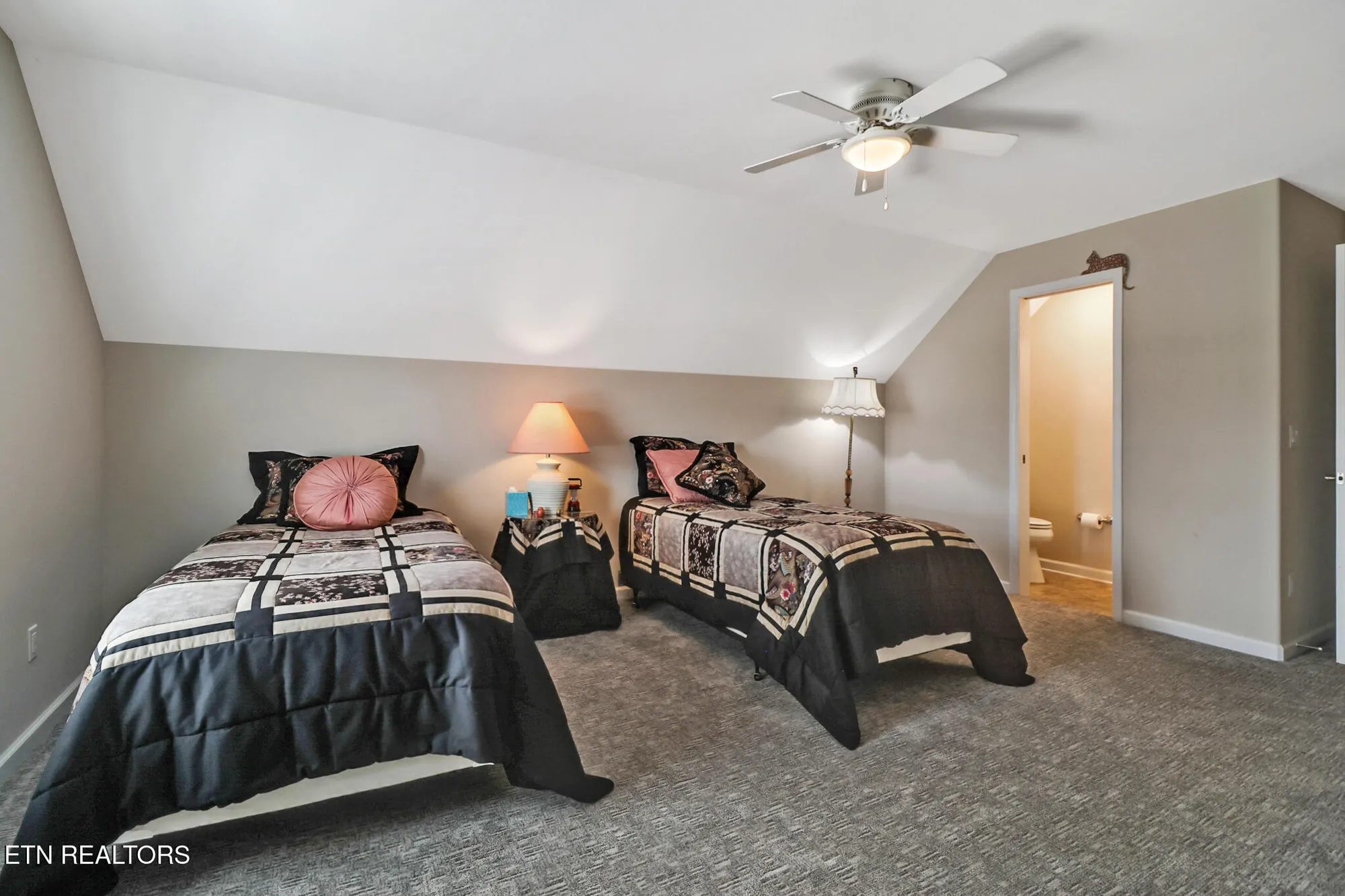 Property Slideshow image 37 of 53 | 123 lafayette pt apt 1, Crossville, TN, 38558