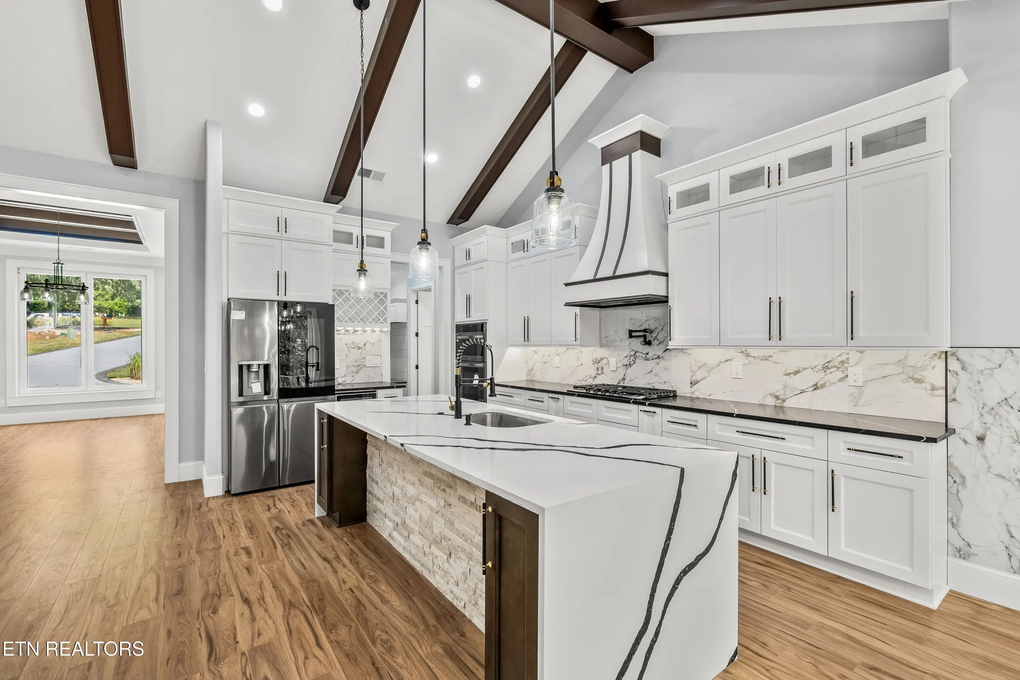 Property Slideshow image 16 of 52 | 222 yona way, Loudon, TN, 37774