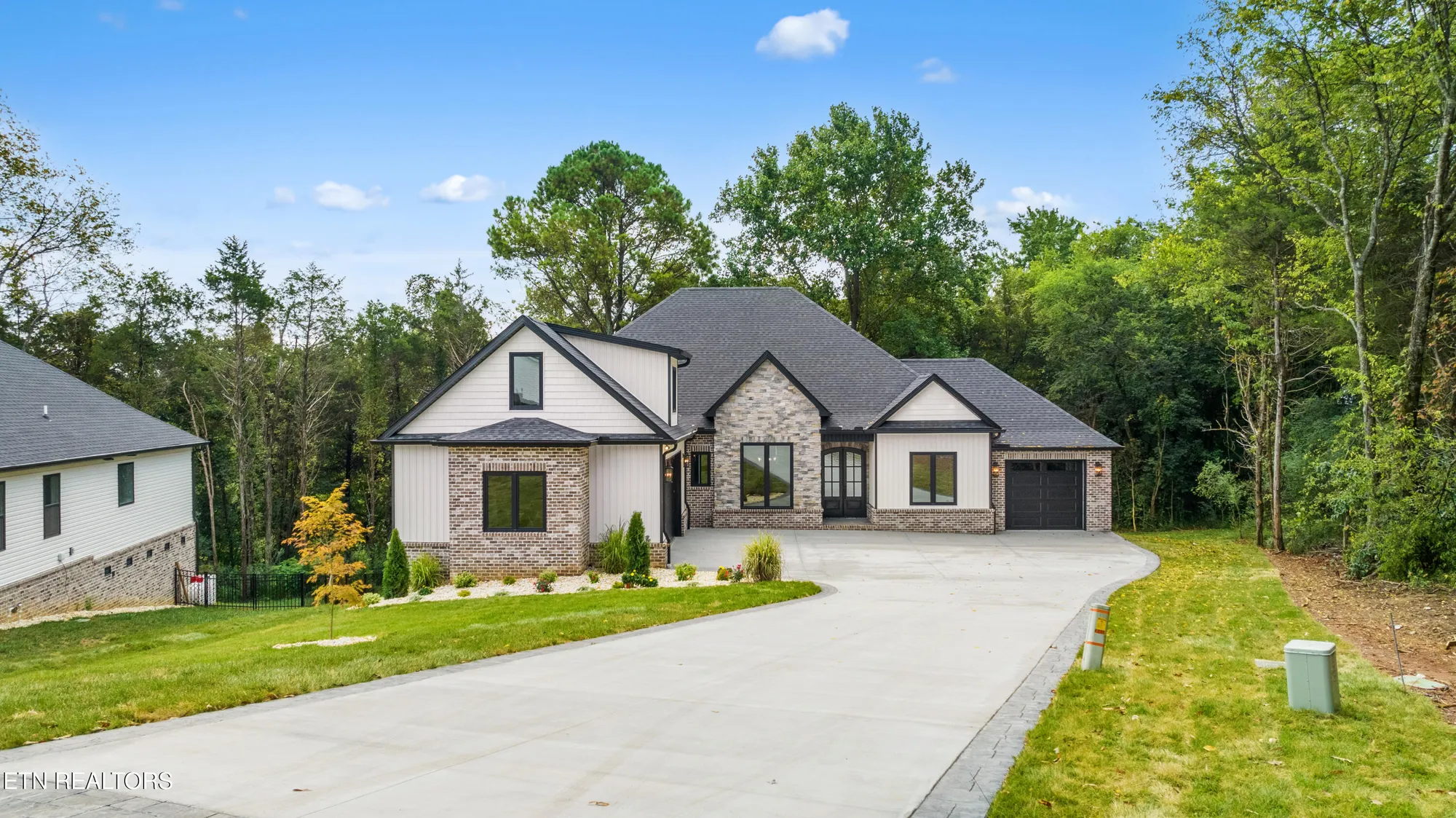 Property Slideshow image 2 of 52 | 222 yona way, Loudon, TN, 37774