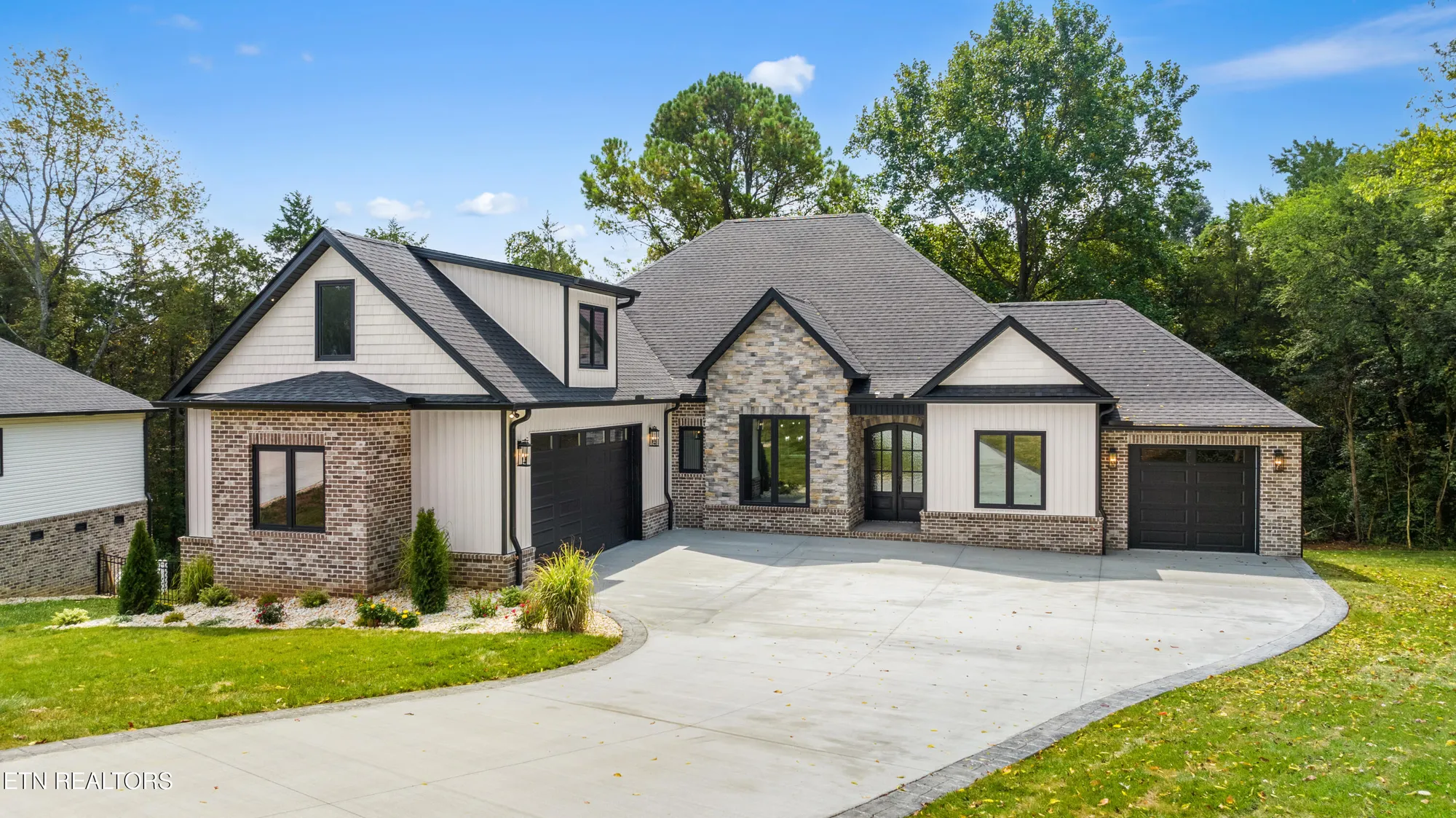 Property Slideshow image 1 of 52 | 222 yona way, Loudon, TN, 37774