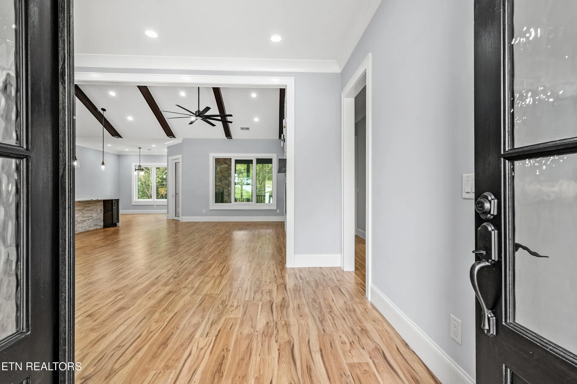 Property Slideshow image 4 of 52 | 222 yona way, Loudon, TN, 37774