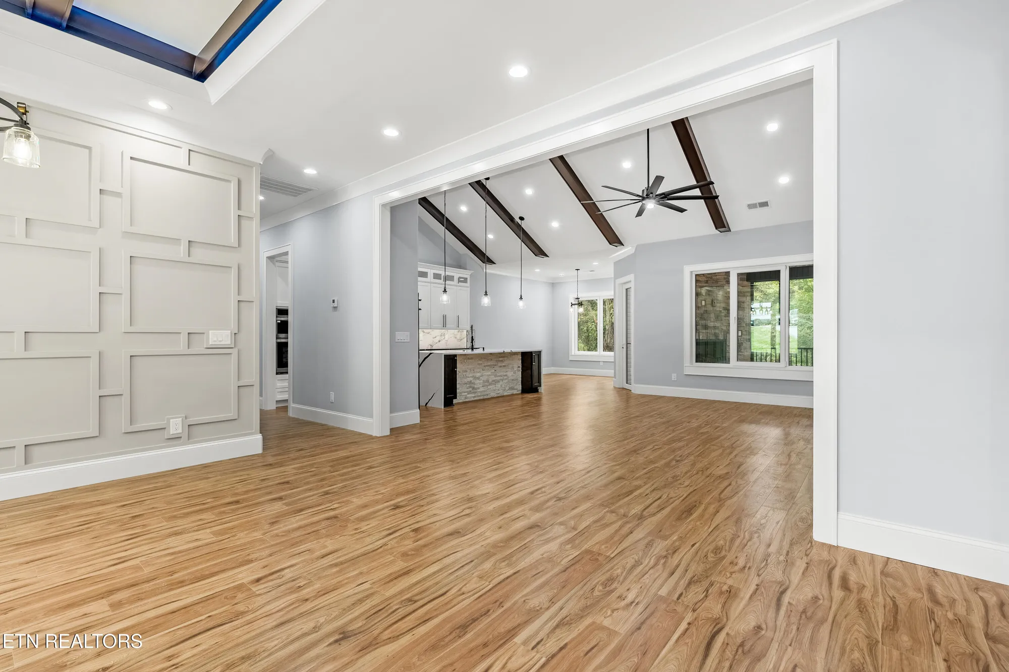 Property Slideshow image 7 of 52 | 222 yona way, Loudon, TN, 37774