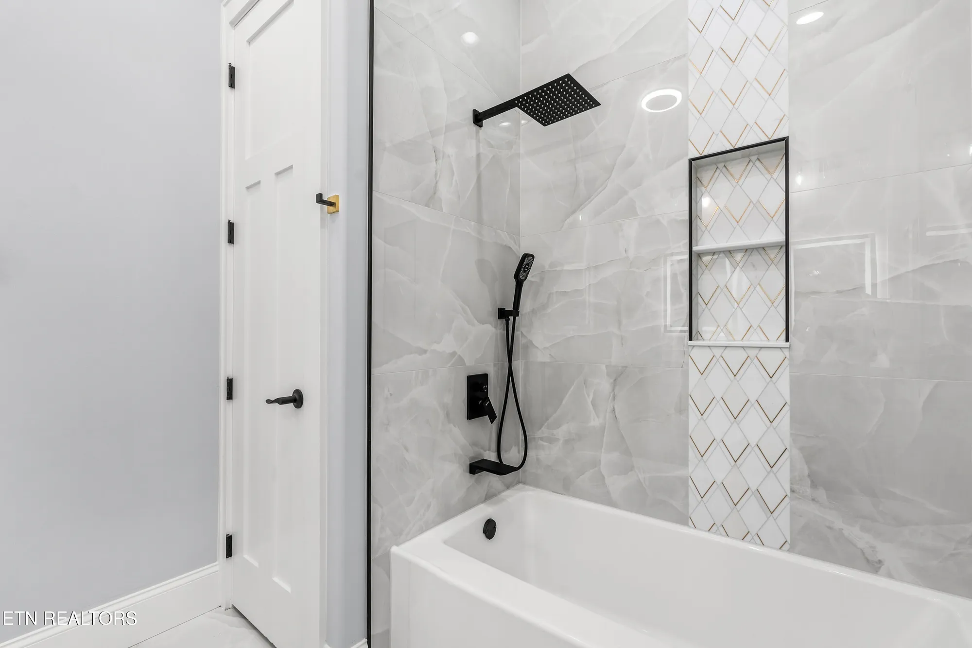 Property Slideshow image 25 of 52 | 222 yona way, Loudon, TN, 37774