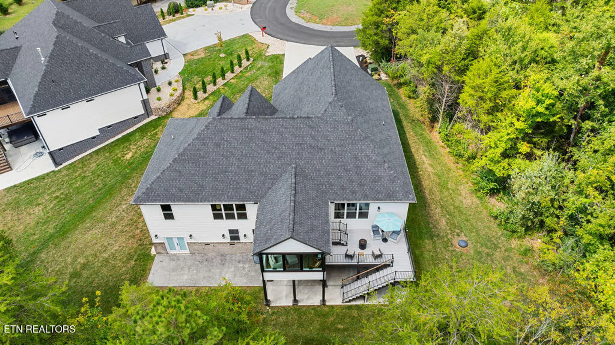 Property Slideshow image 37 of 44 | 213 nuhya trce, Loudon, TN, 37774