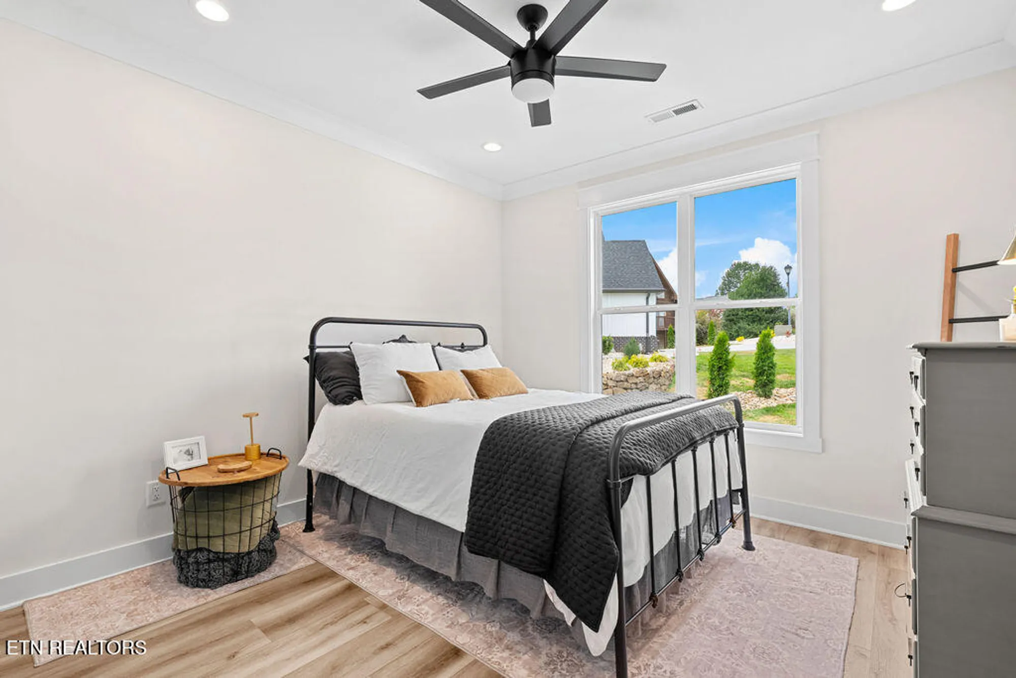 Property Slideshow image 7 of 44 | 213 nuhya trce, Loudon, TN, 37774