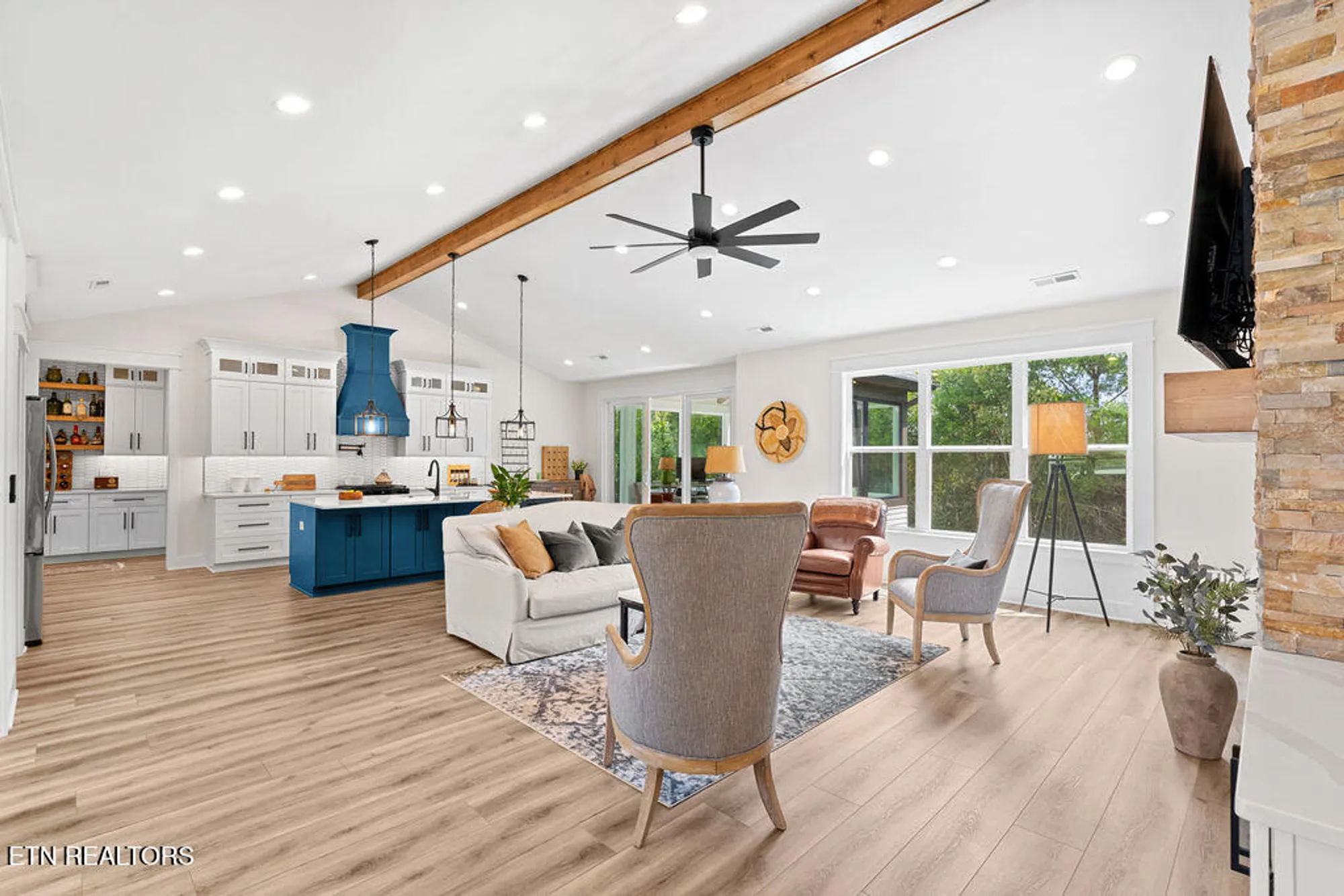 Property Slideshow image 8 of 44 | 213 nuhya trce, Loudon, TN, 37774