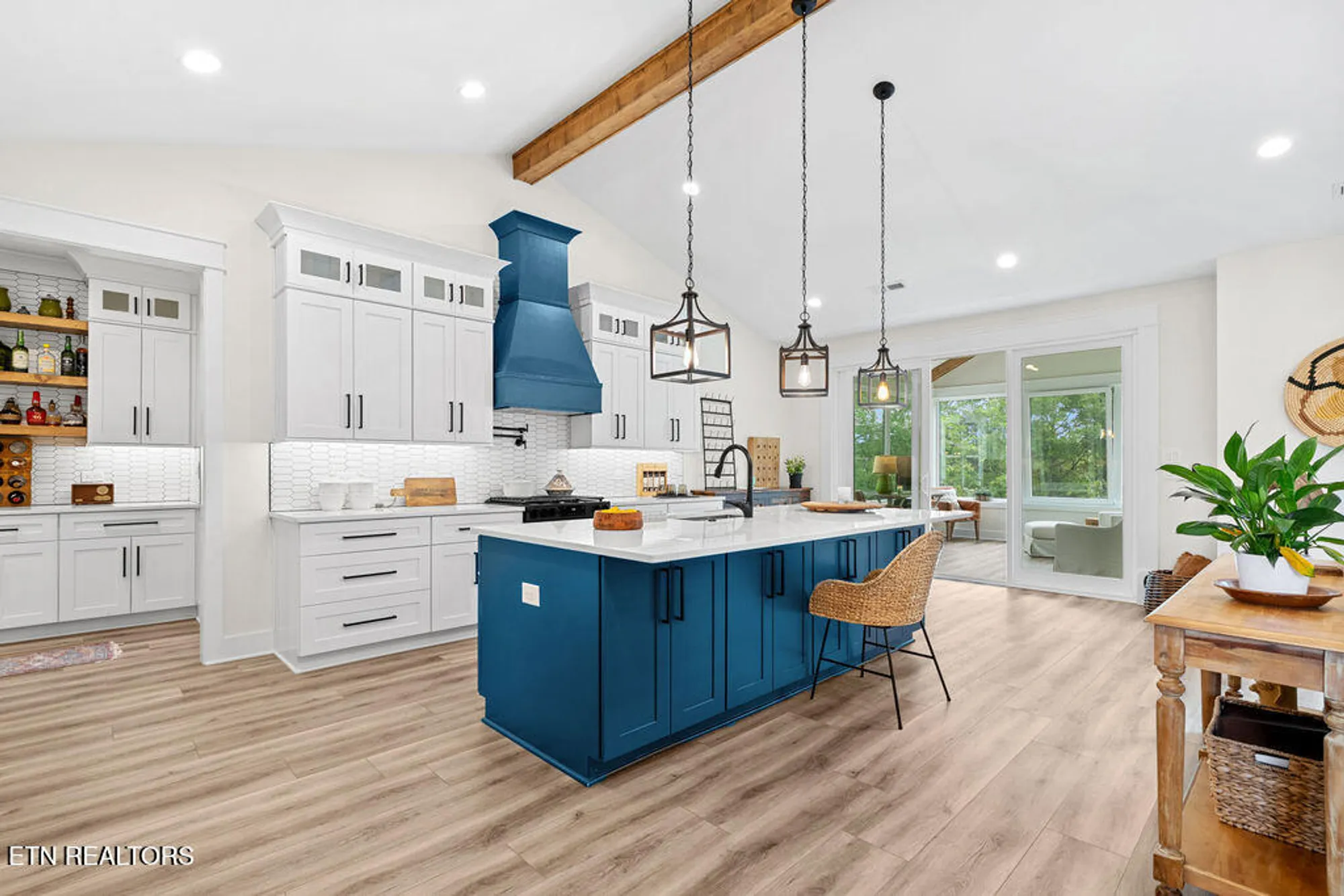 Property Slideshow image 12 of 44 | 213 nuhya trce, Loudon, TN, 37774
