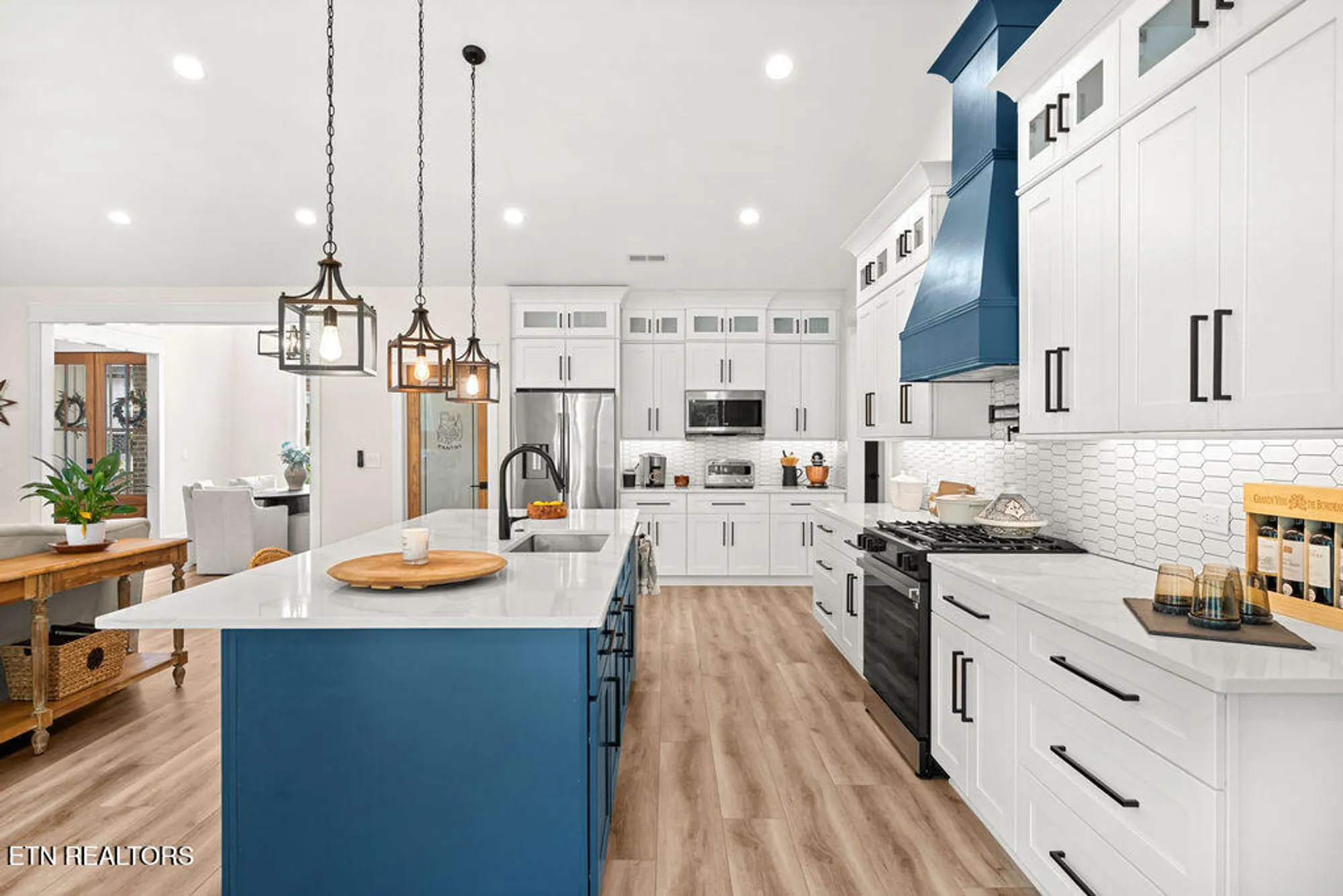 Property Slideshow image 11 of 44 | 213 nuhya trce, Loudon, TN, 37774